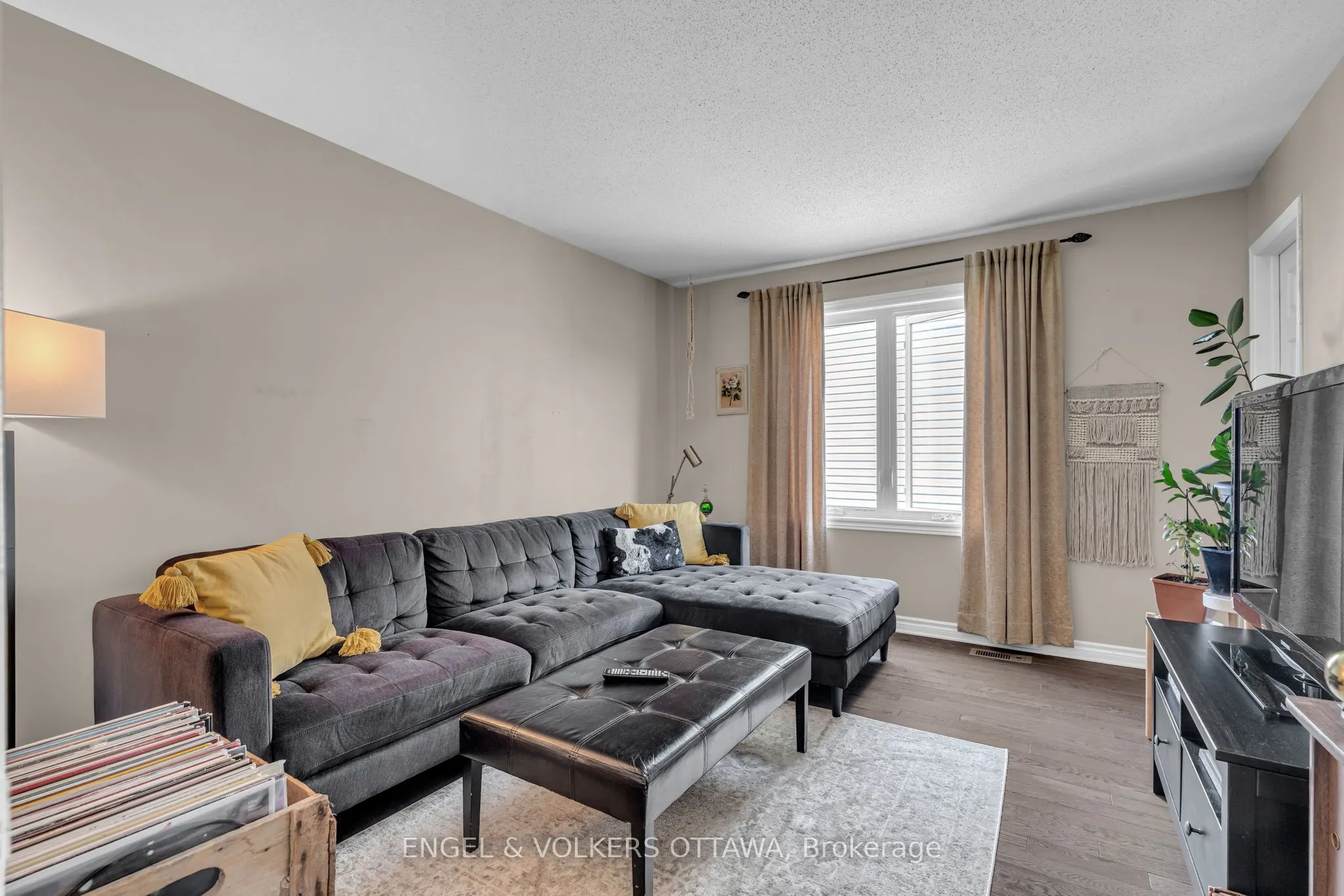 1441 Talcy Crescent