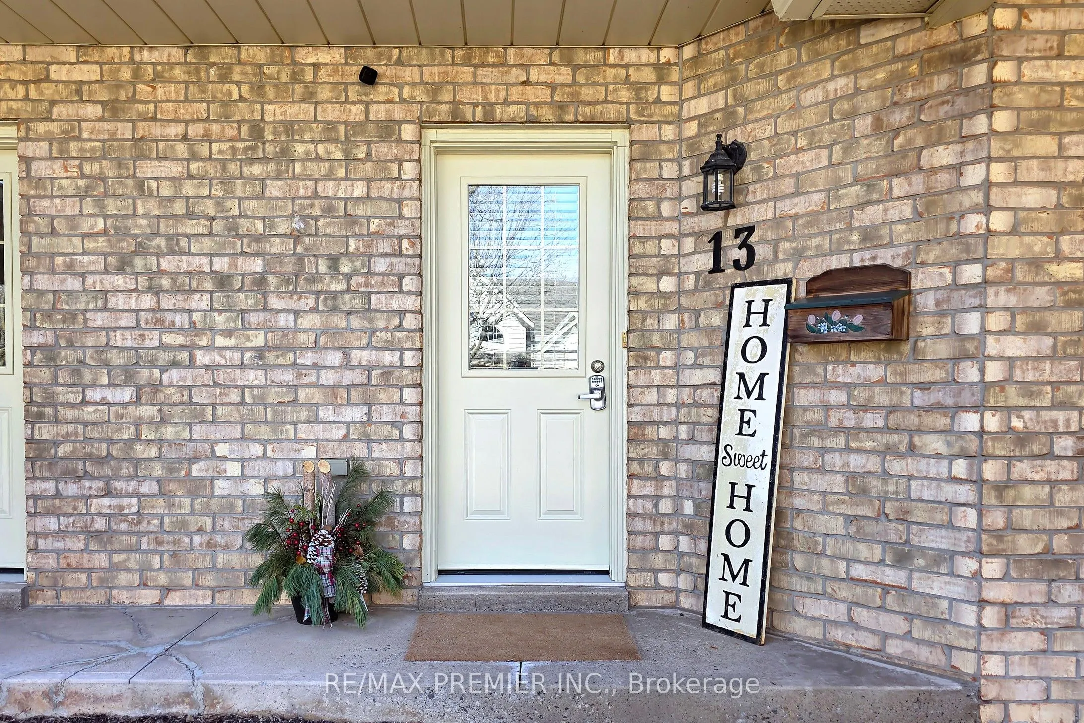 9 Wentworth Drive #13