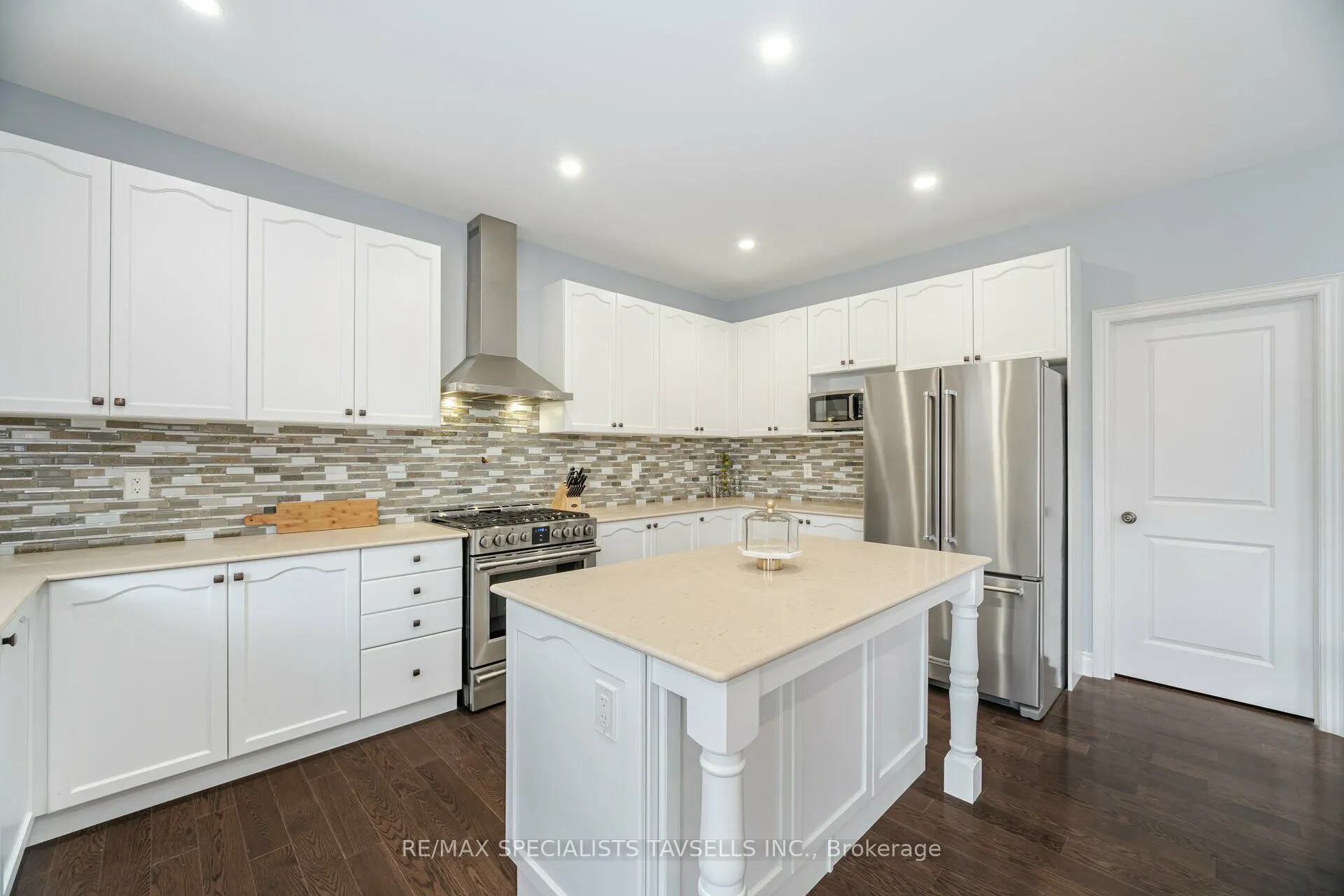33 Stonegate Avenue
