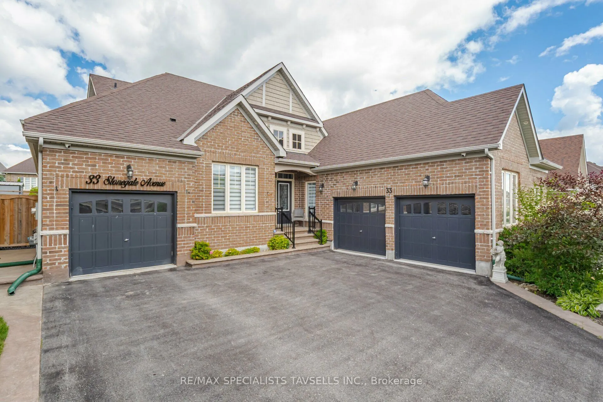 33 Stonegate Avenue