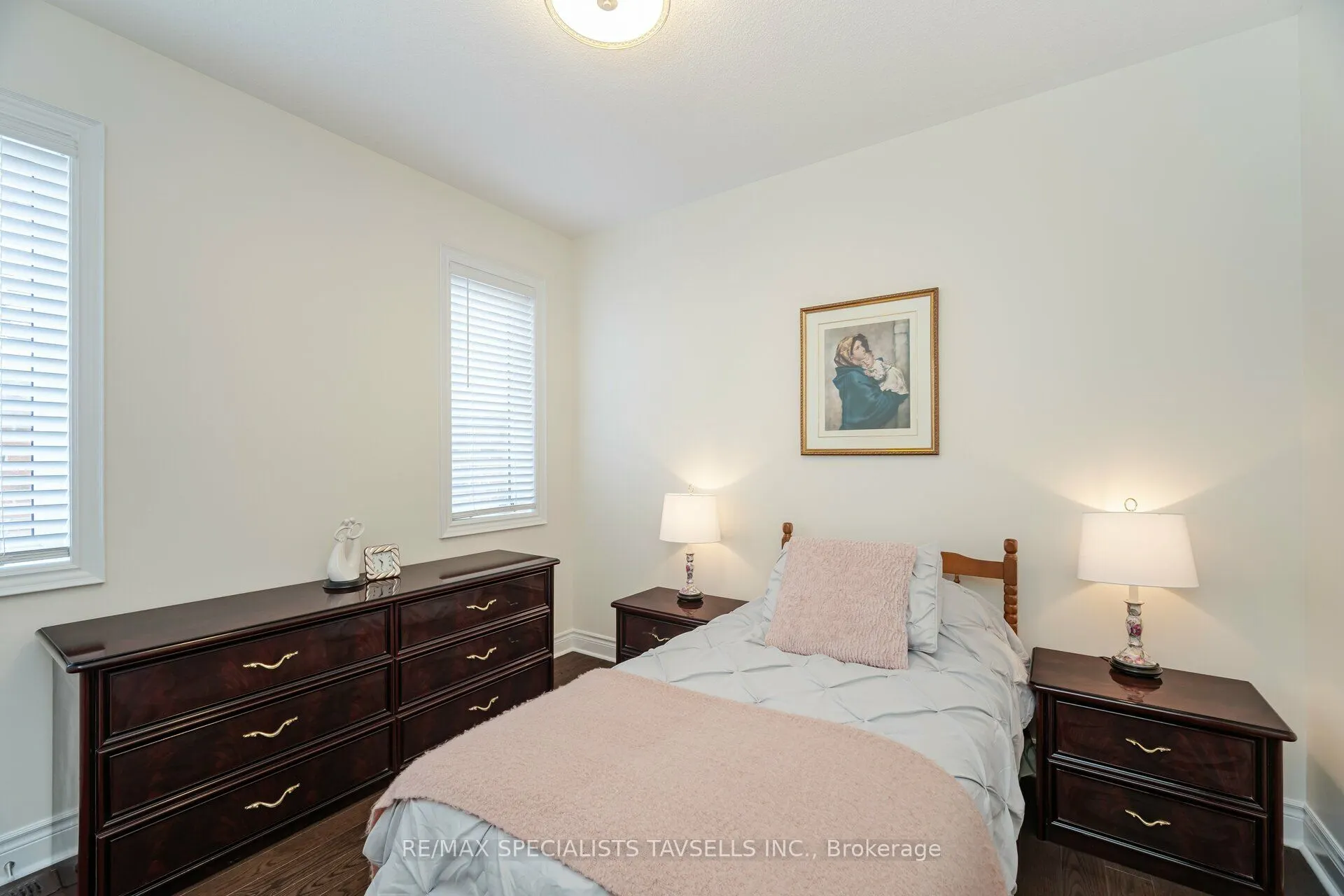 33 Stonegate Avenue
