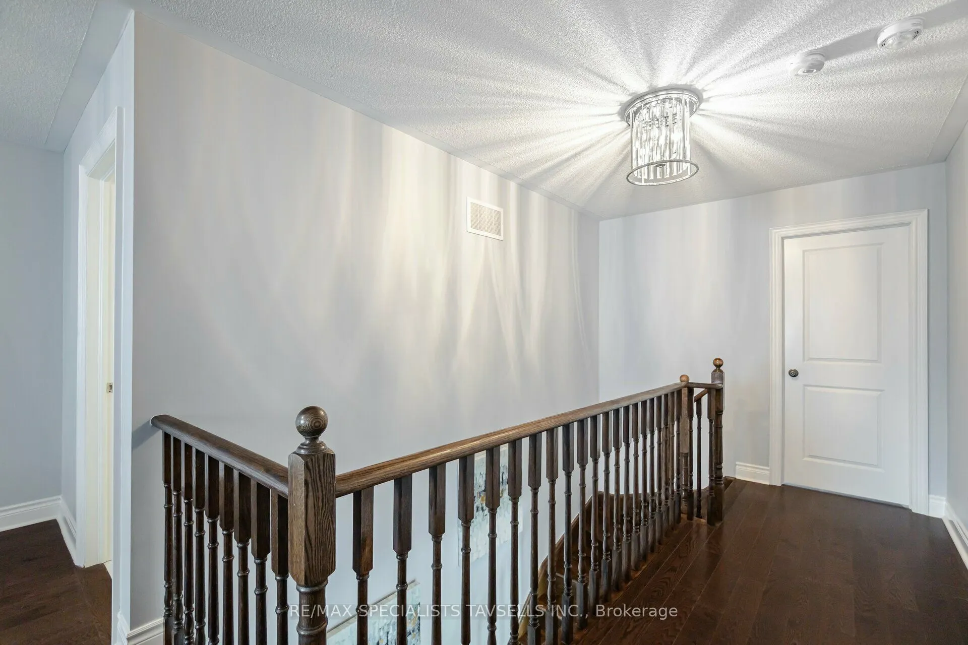 33 Stonegate Avenue