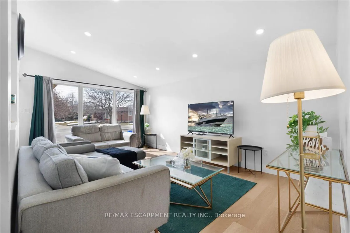 37 Lilacside Drive