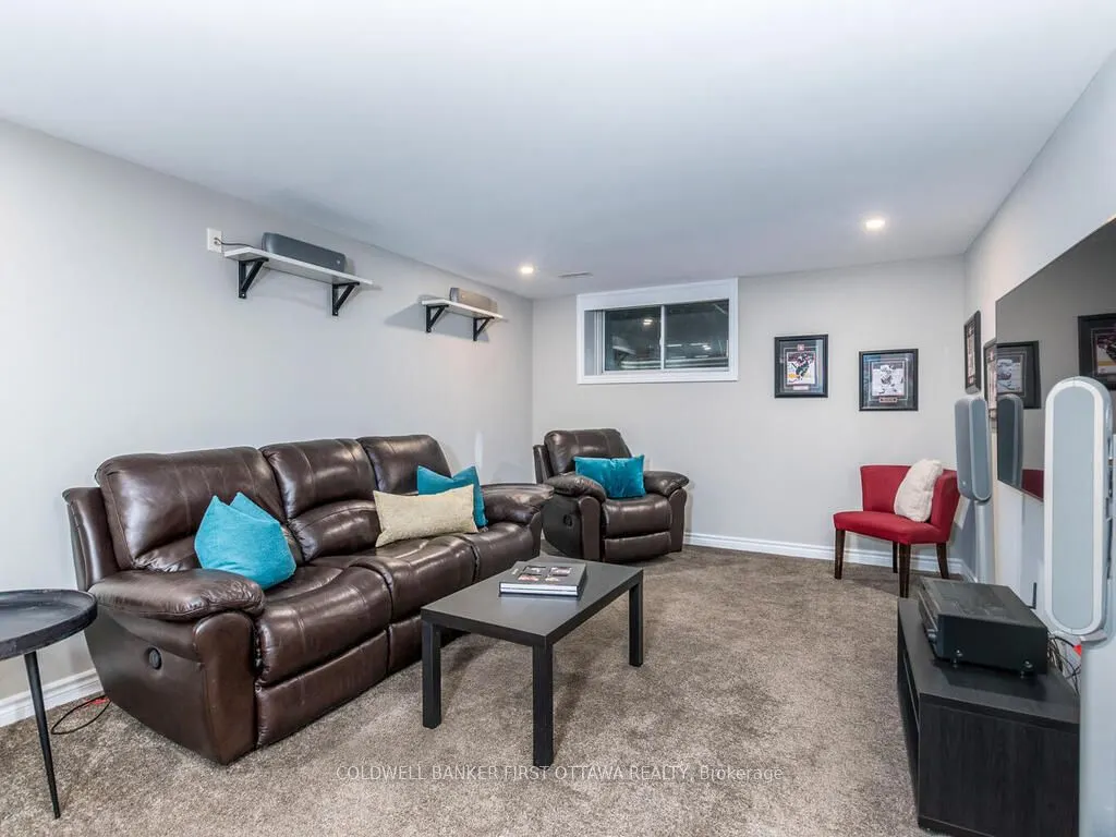 249 Kimpton Drive