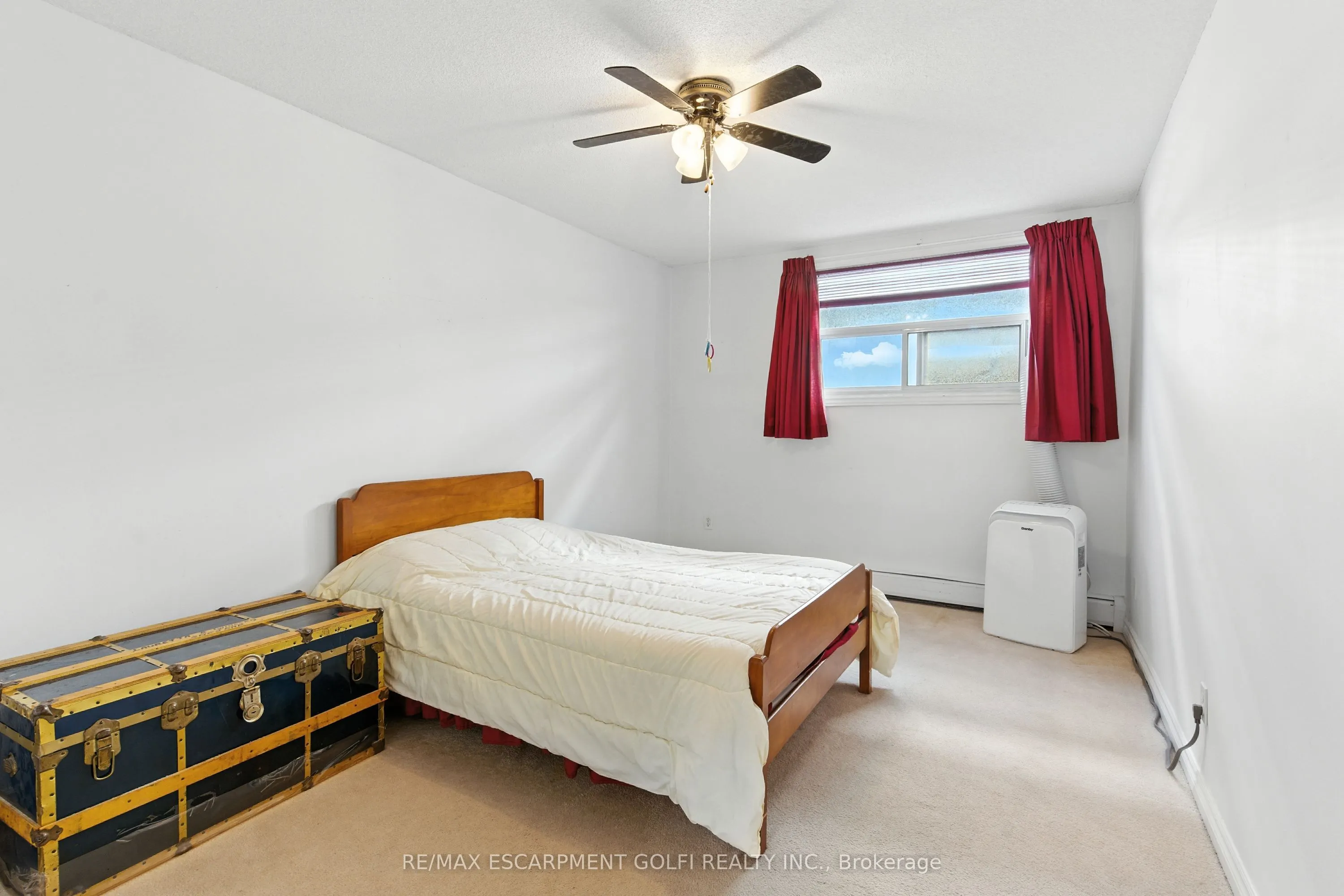 264 Oakdale Avenue #102
