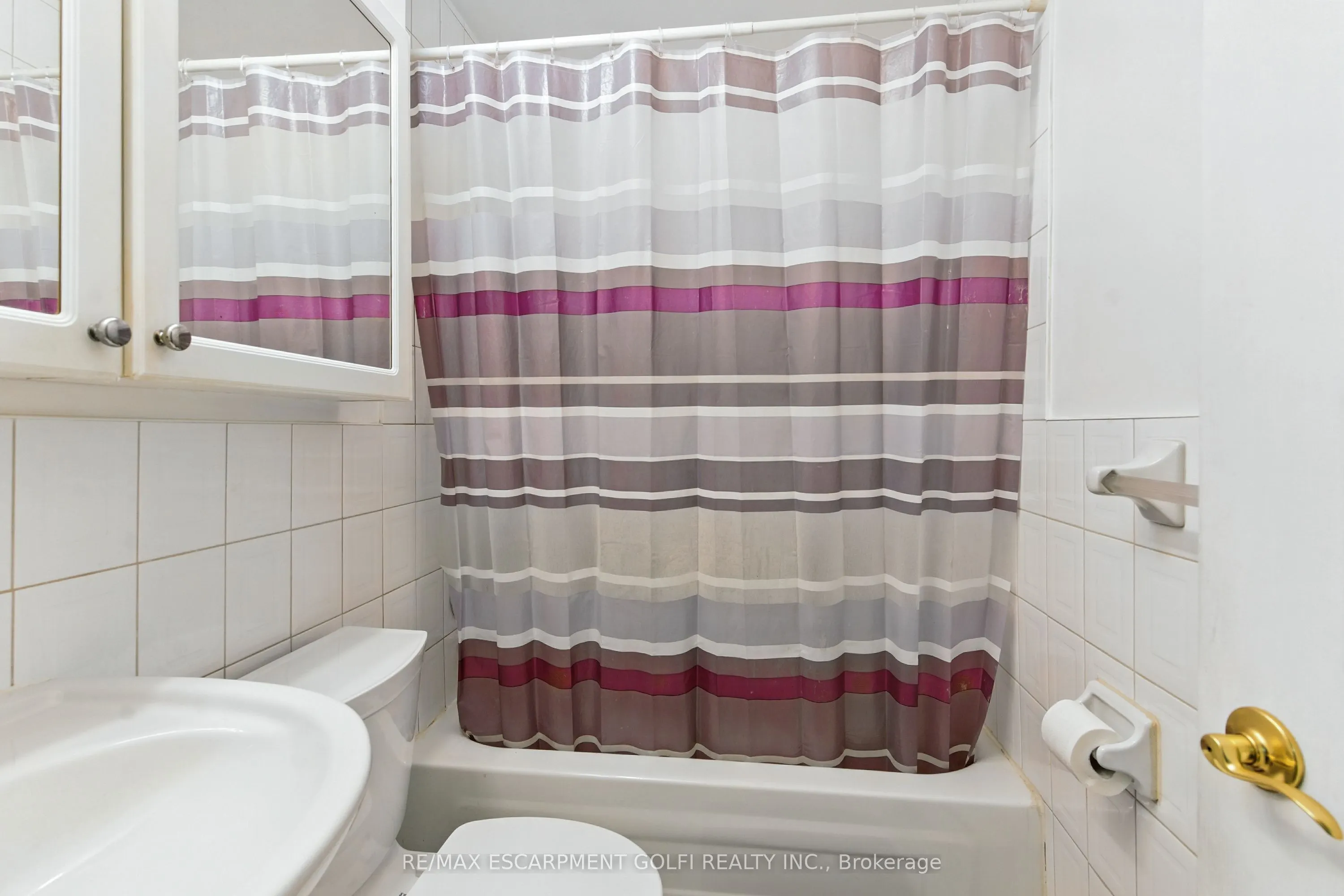 264 Oakdale Avenue #102