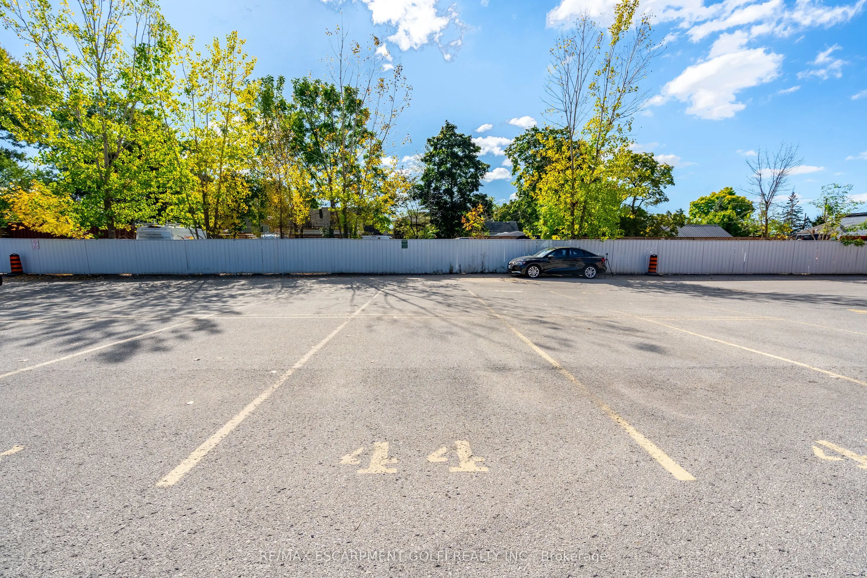 264 Oakdale Avenue #102