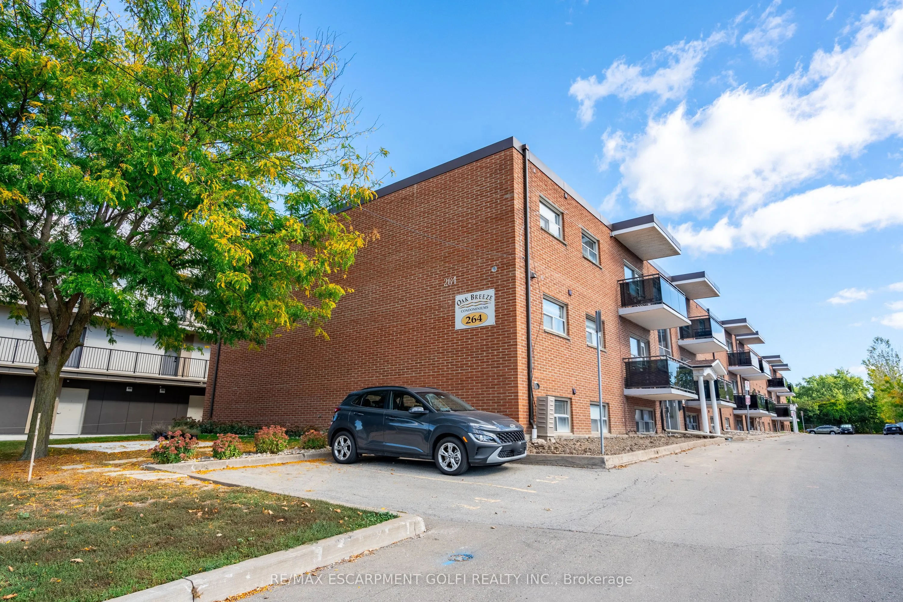 264 Oakdale Avenue #102