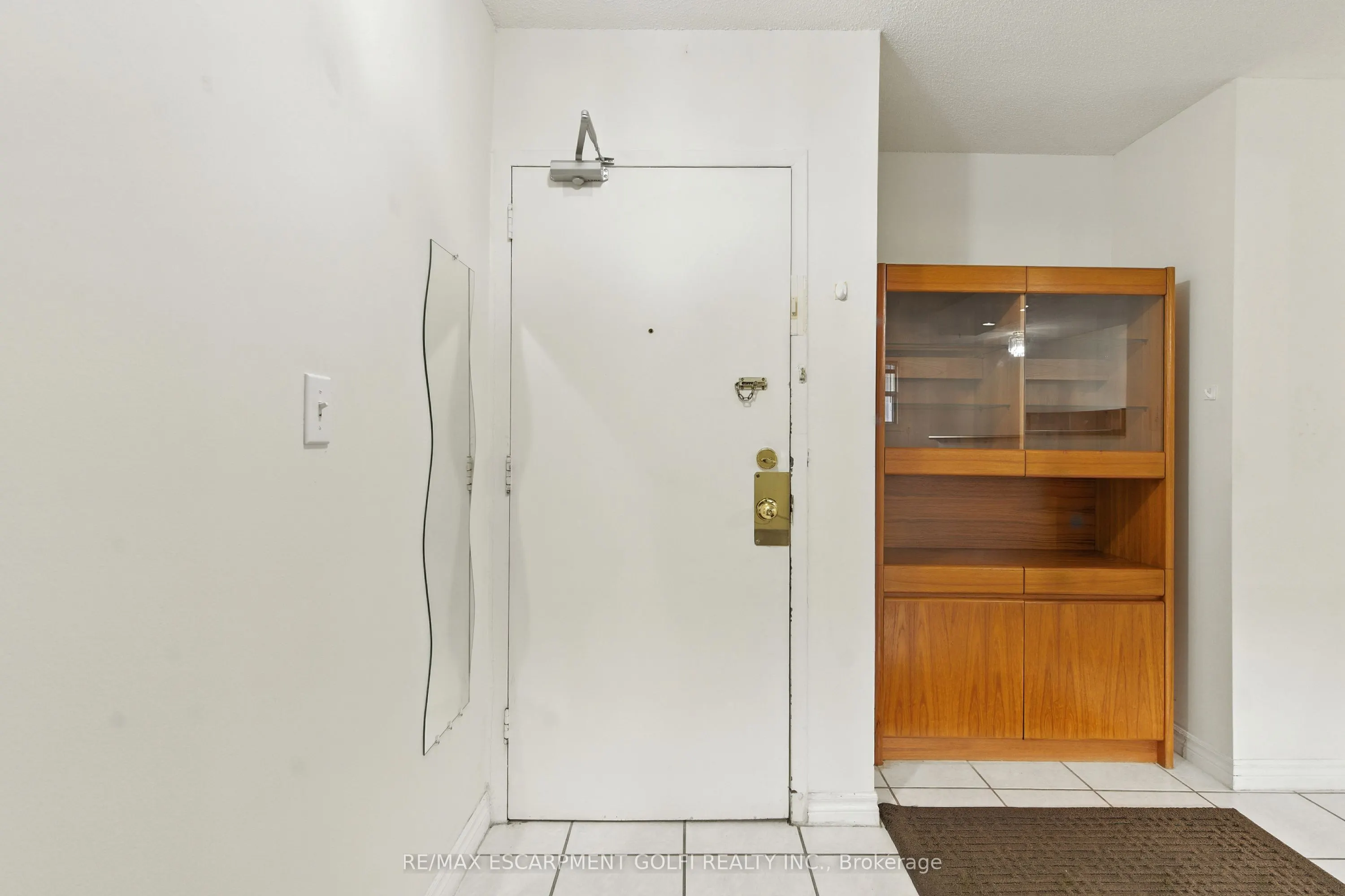 264 Oakdale Avenue #102