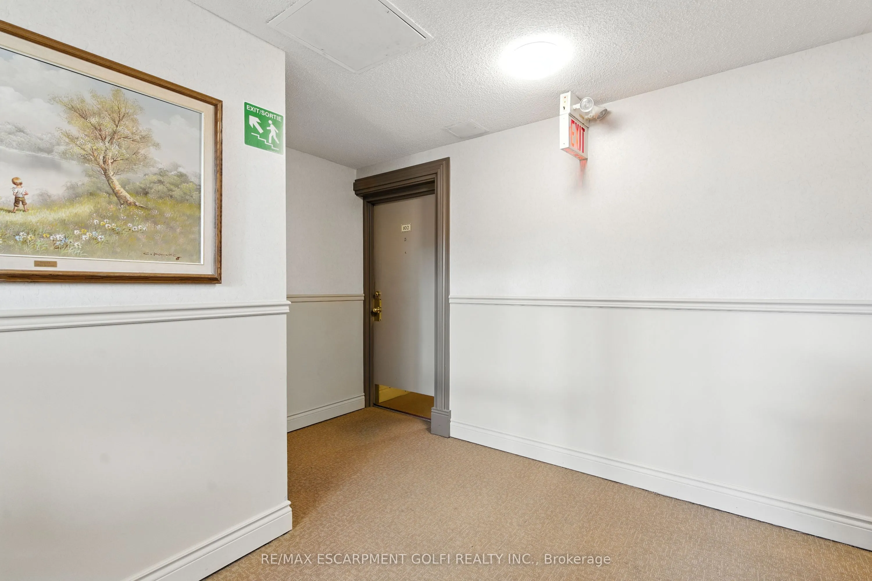 264 Oakdale Avenue #102