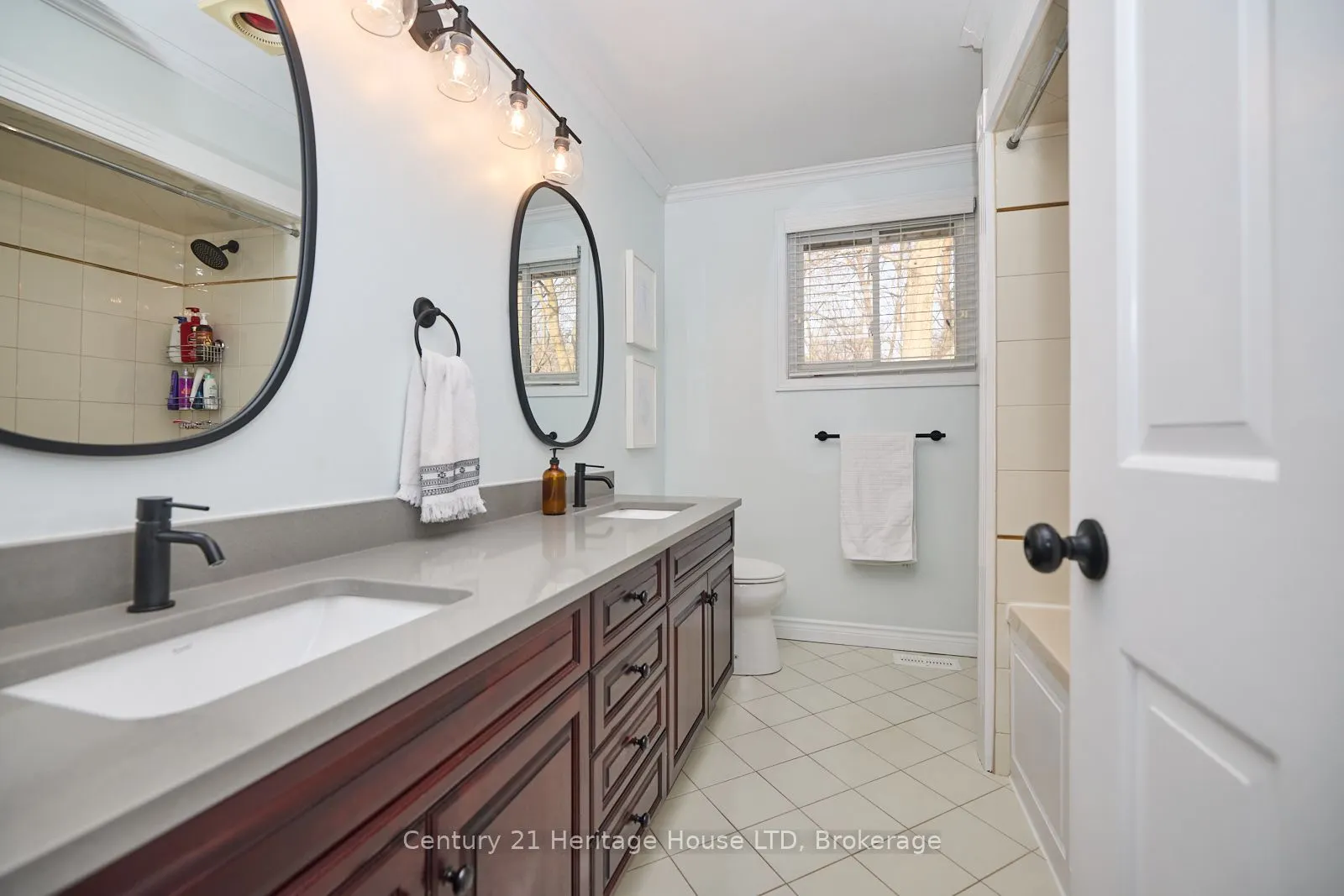 25 Berkhout Terrace