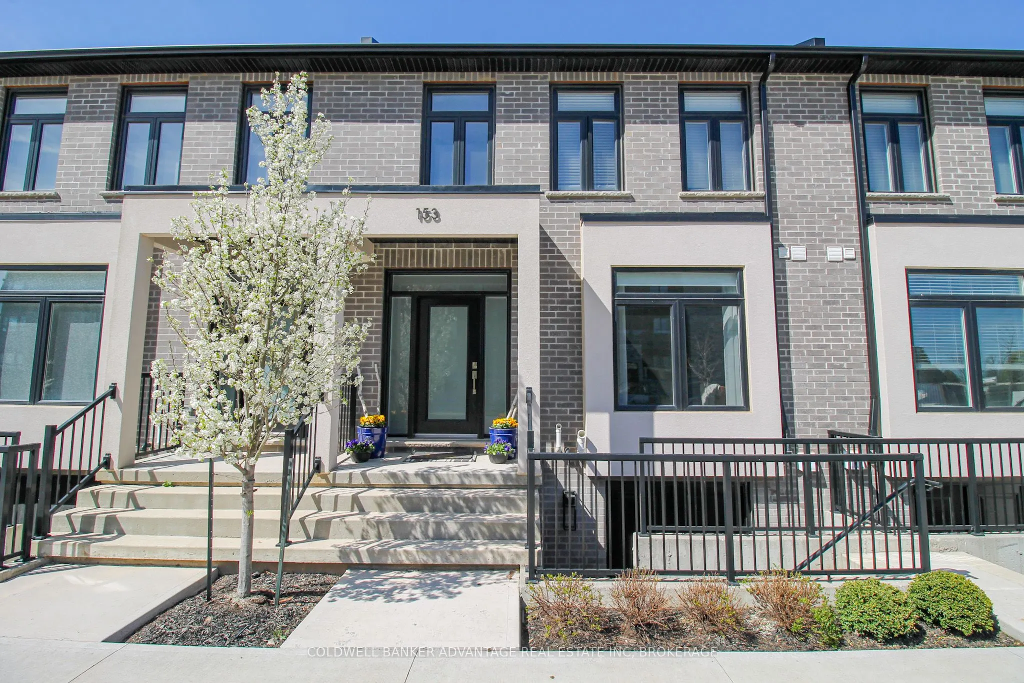 153 Summersides Boulevard