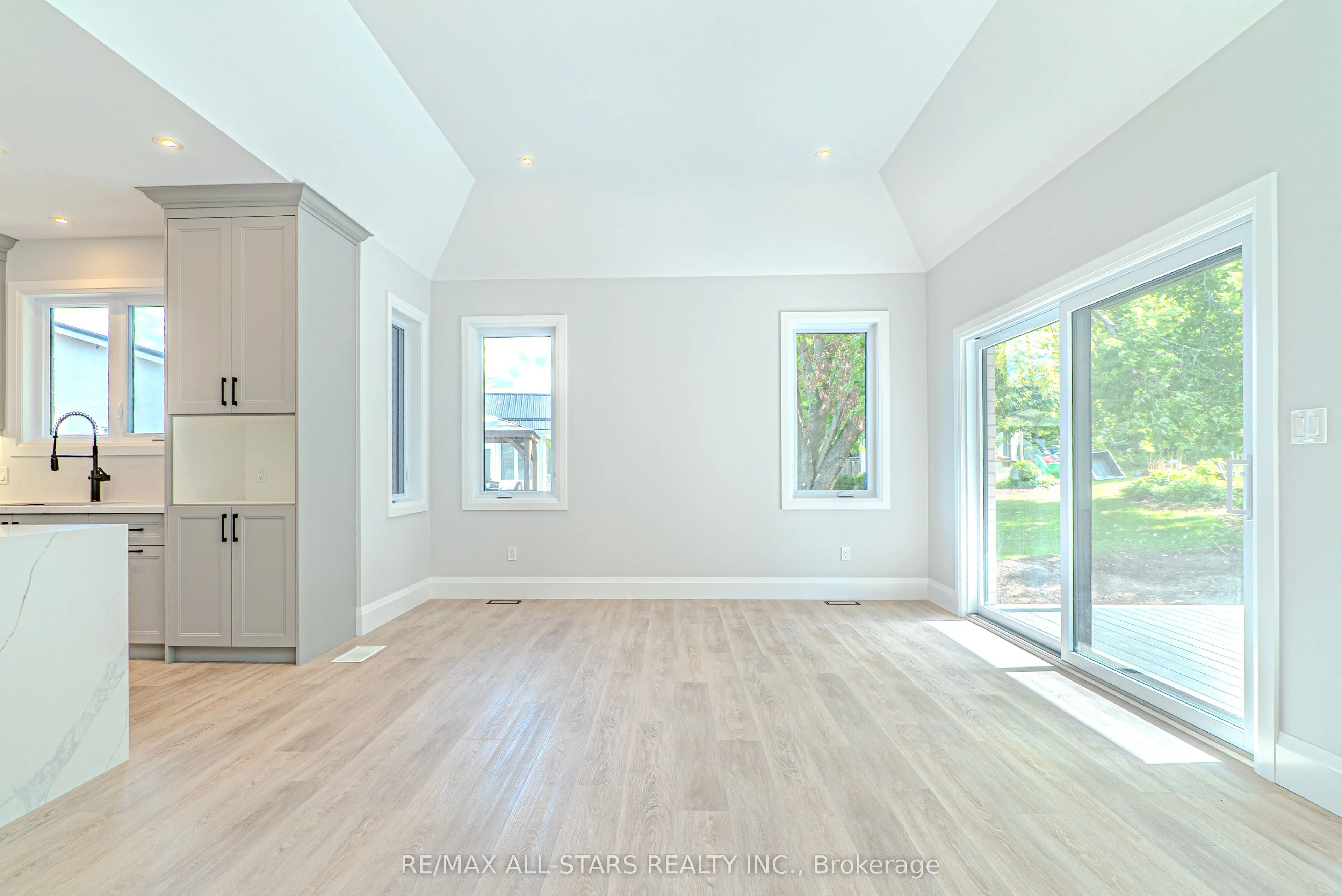 837 Cedar Glen Road
