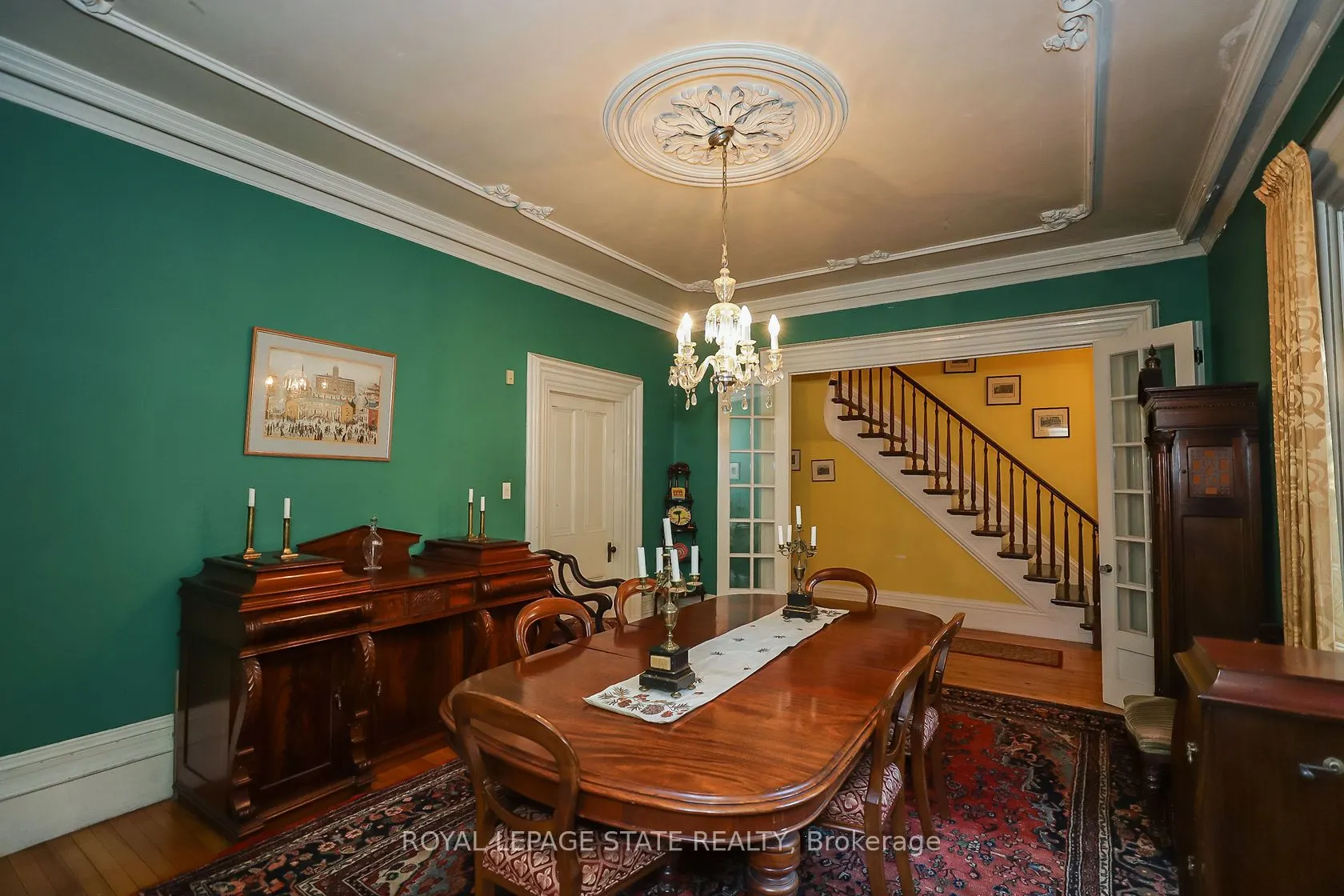 262 Main Street W