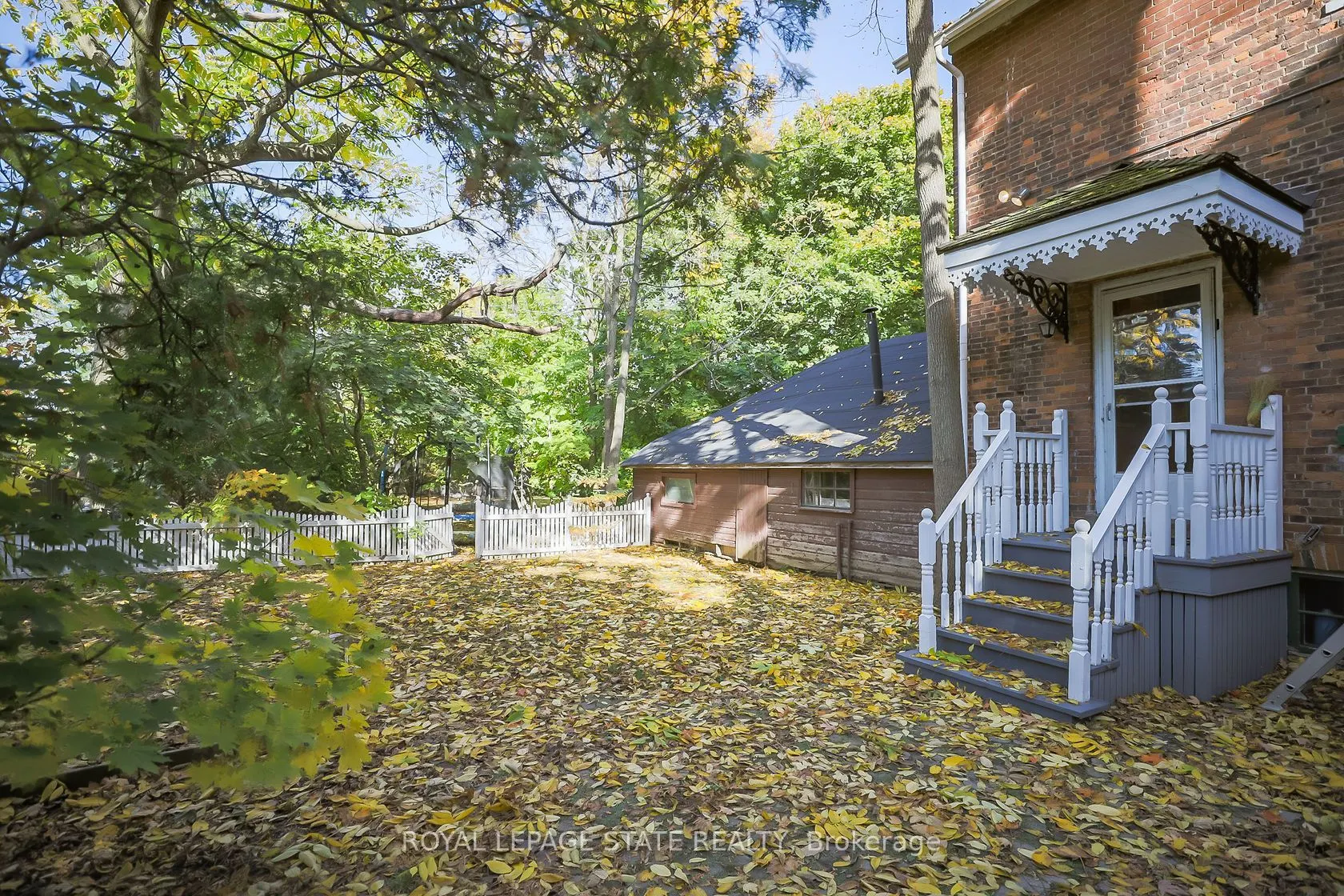 262 Main Street W