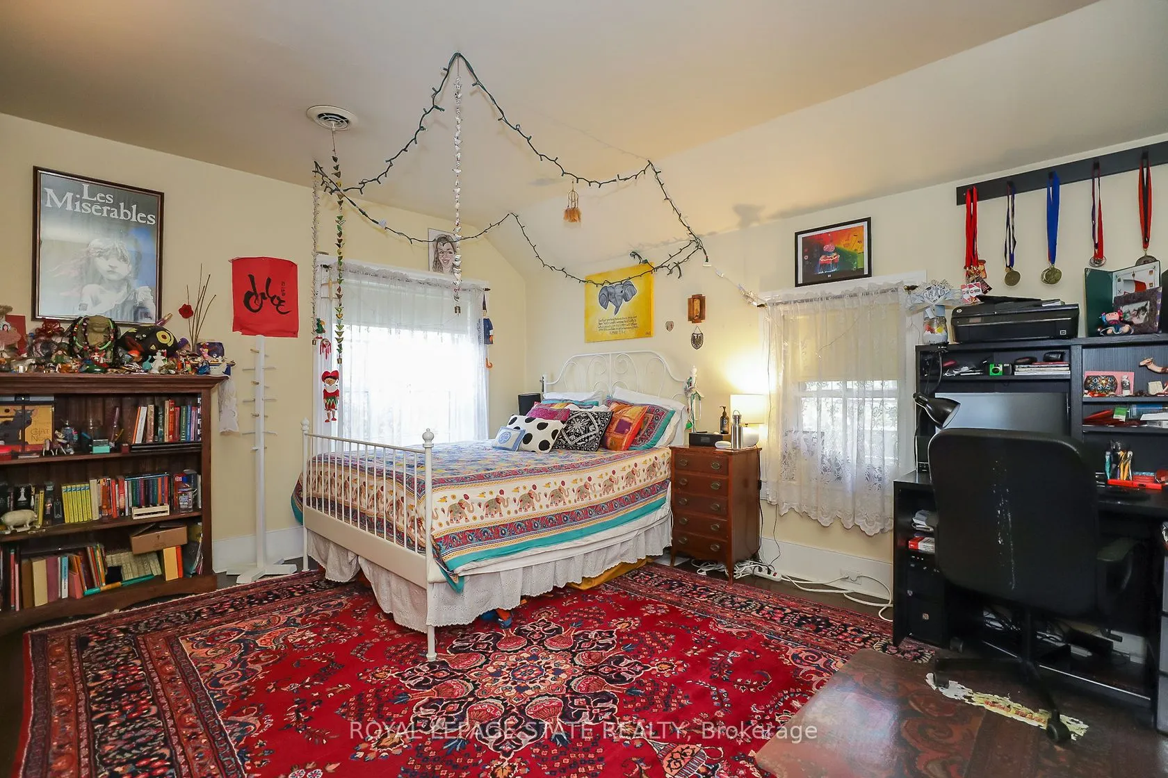 262 Main Street W