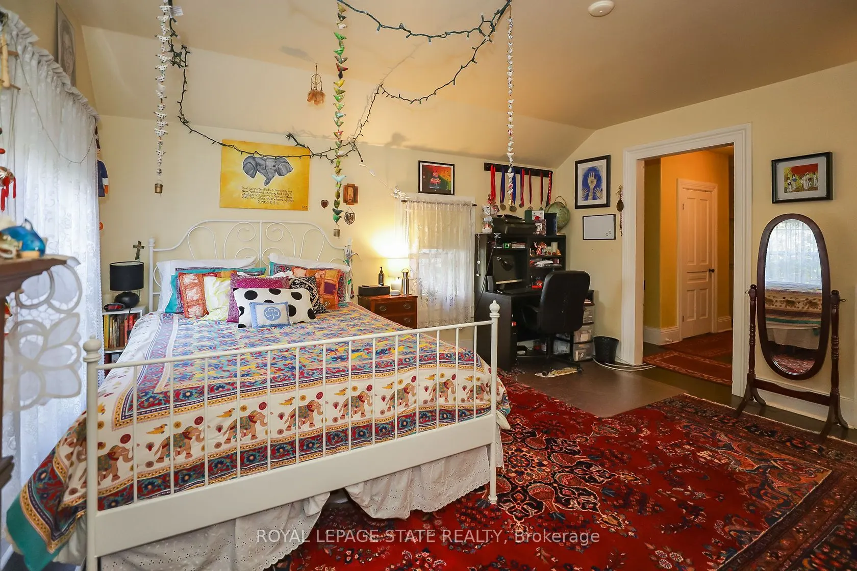 262 Main Street W