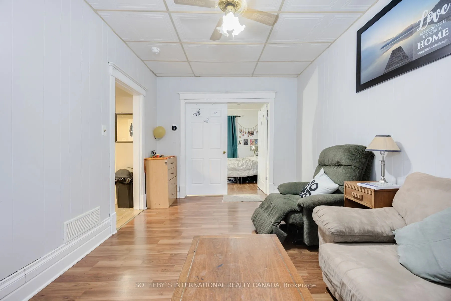 82 Durham Street W