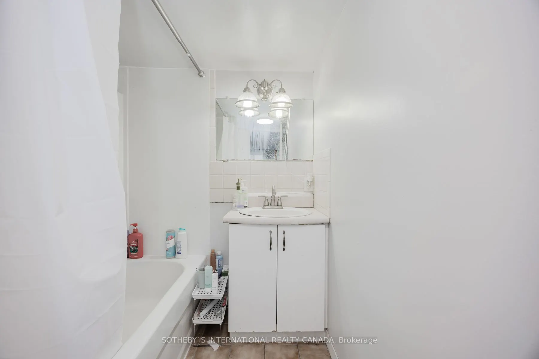 82 Durham Street W