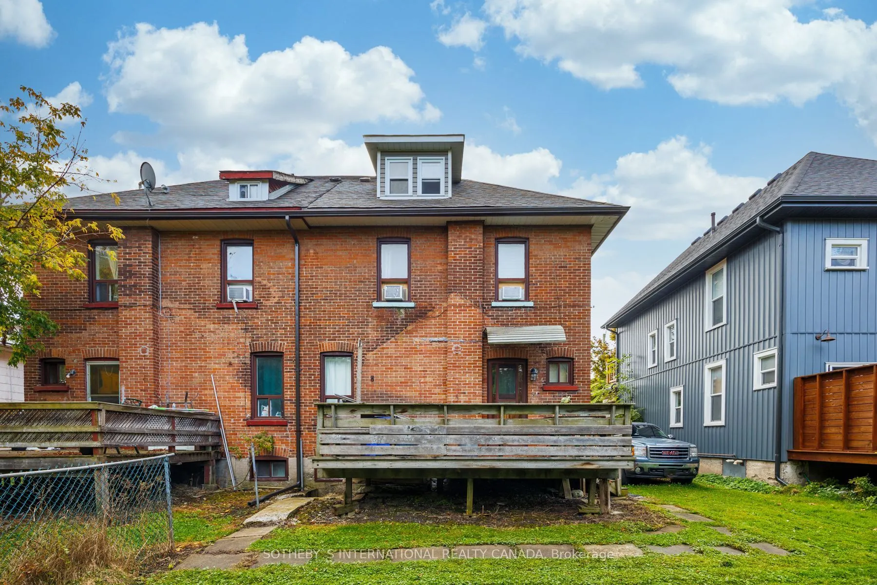 84 Durham Street W
