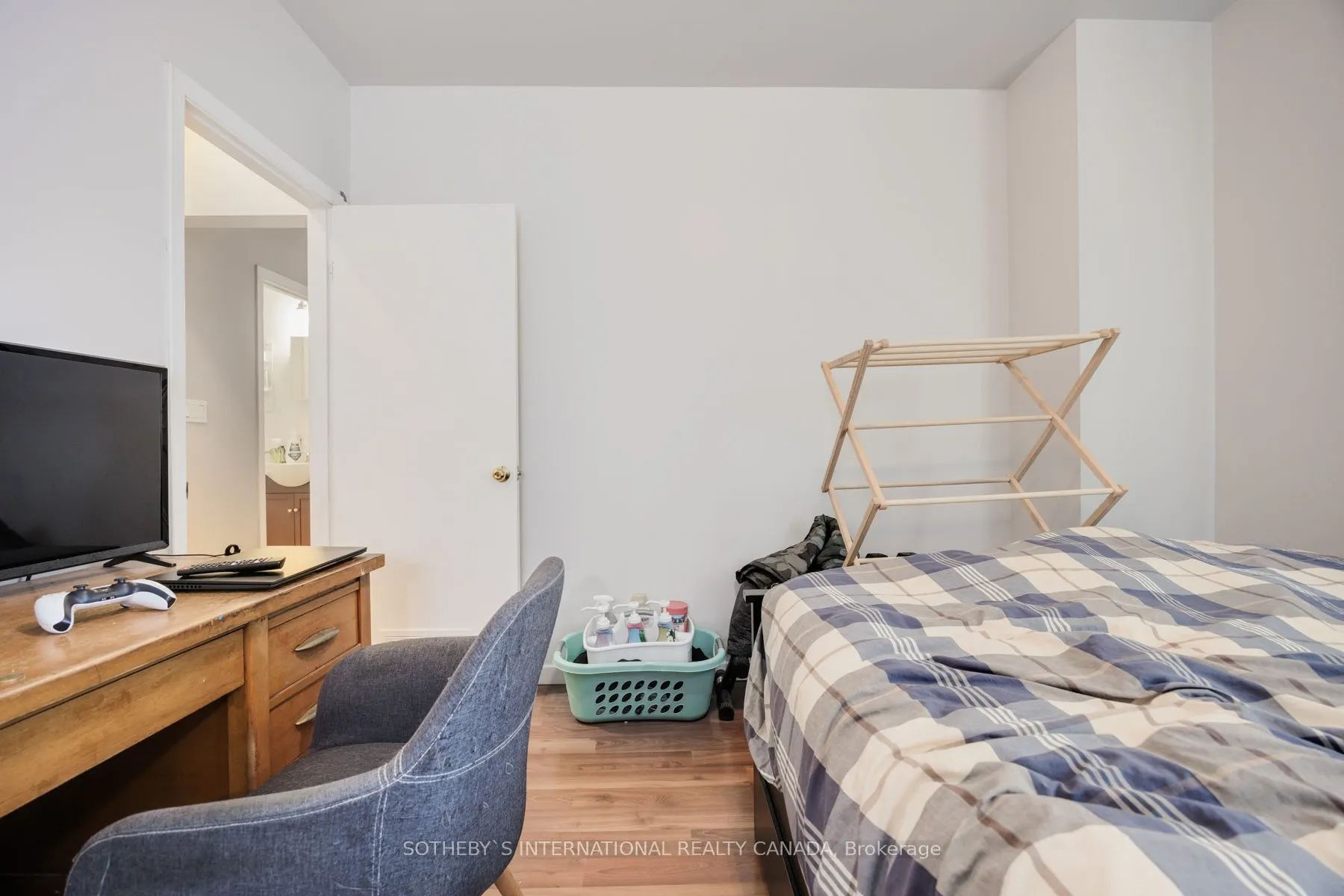 84 Durham Street W