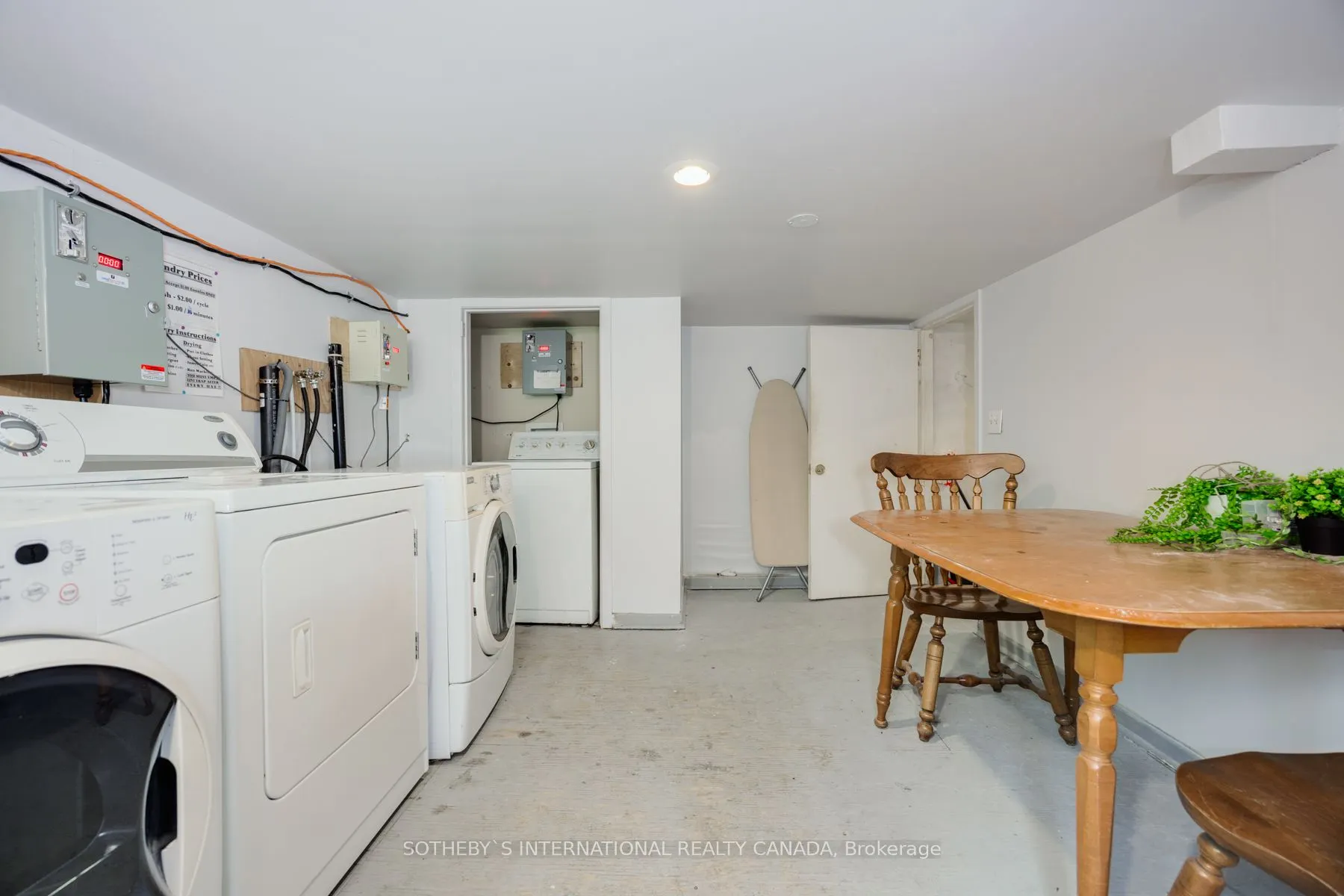 84 Durham Street W