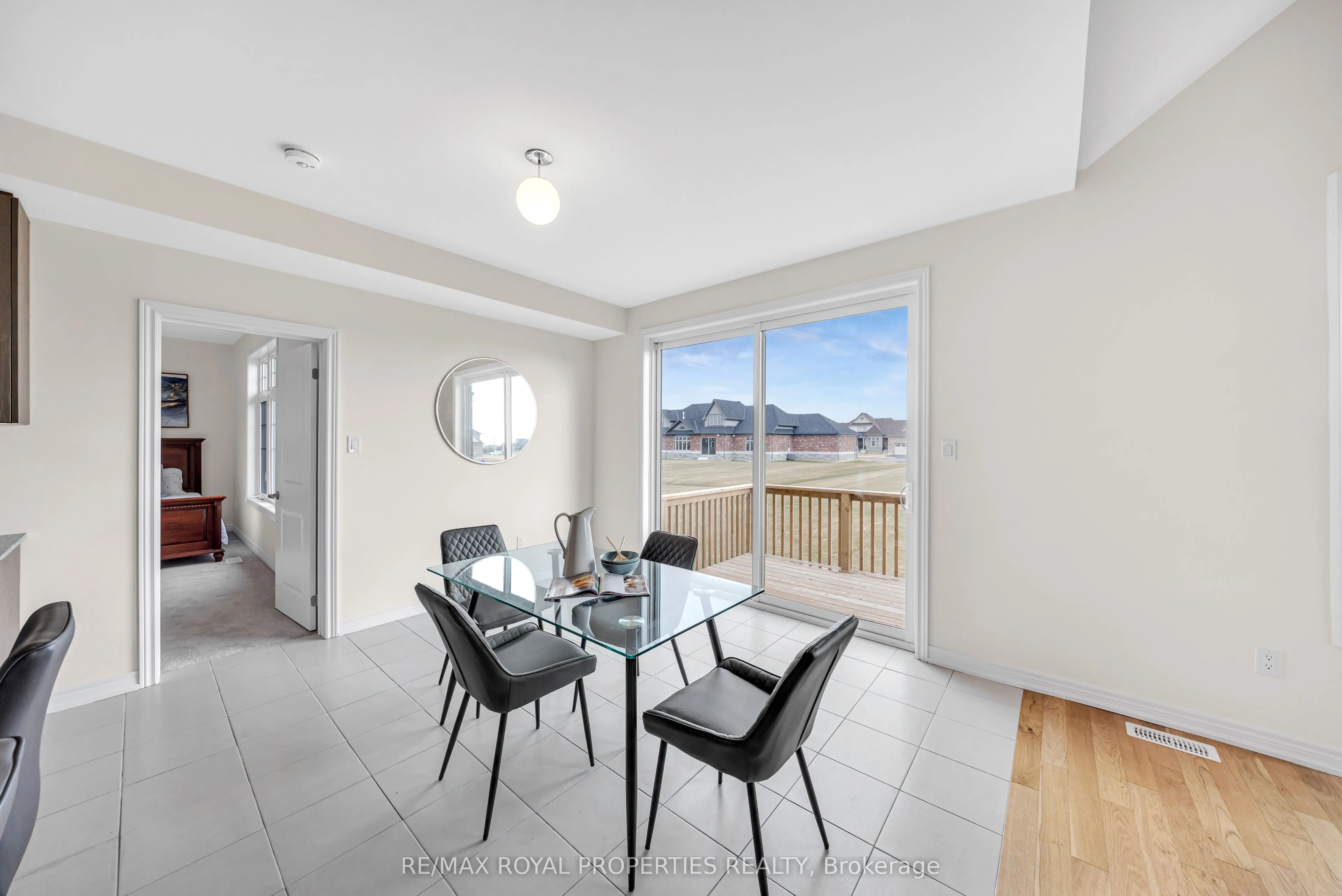 8 Skyvue Crescent