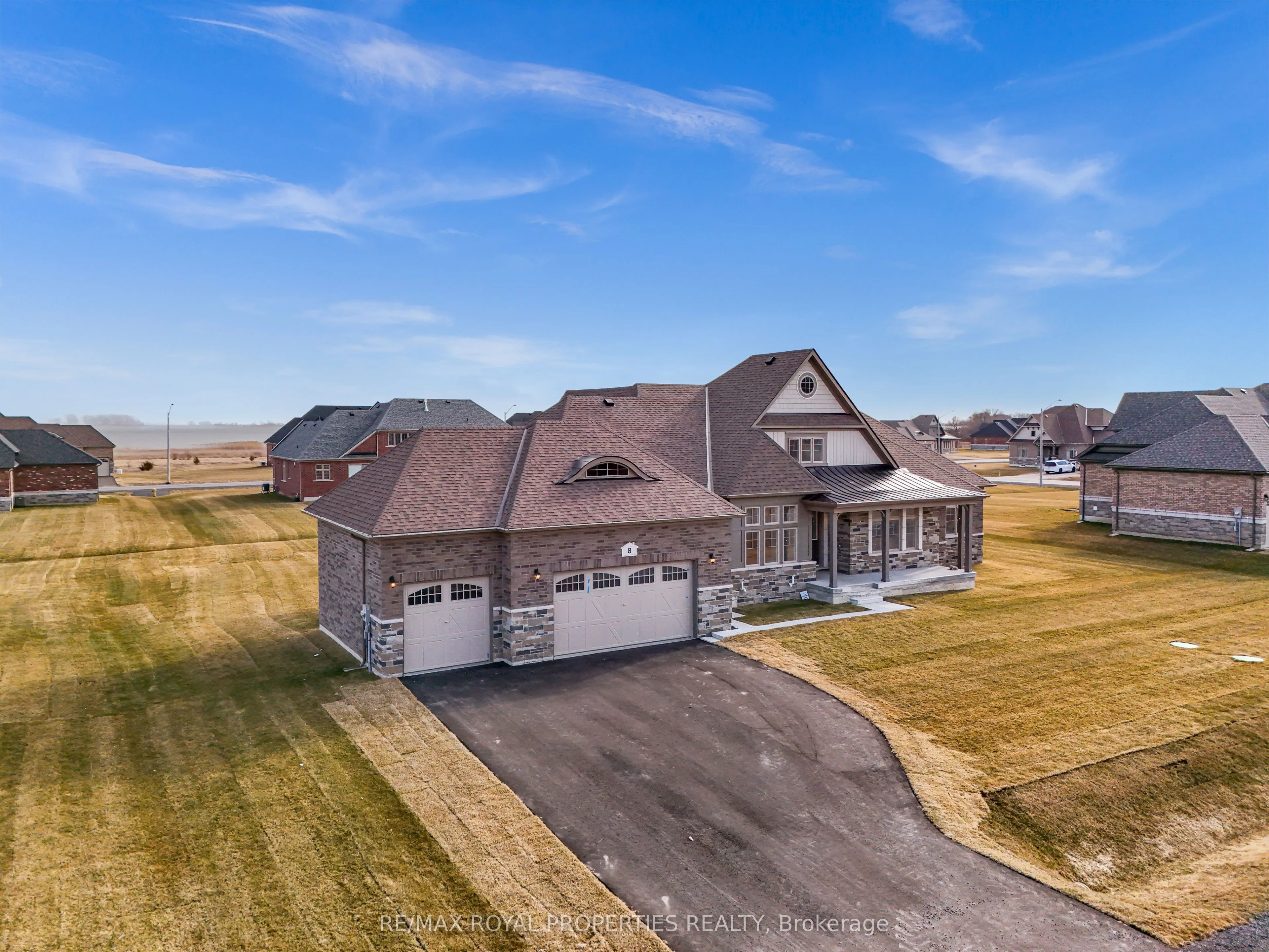 8 Skyvue Crescent