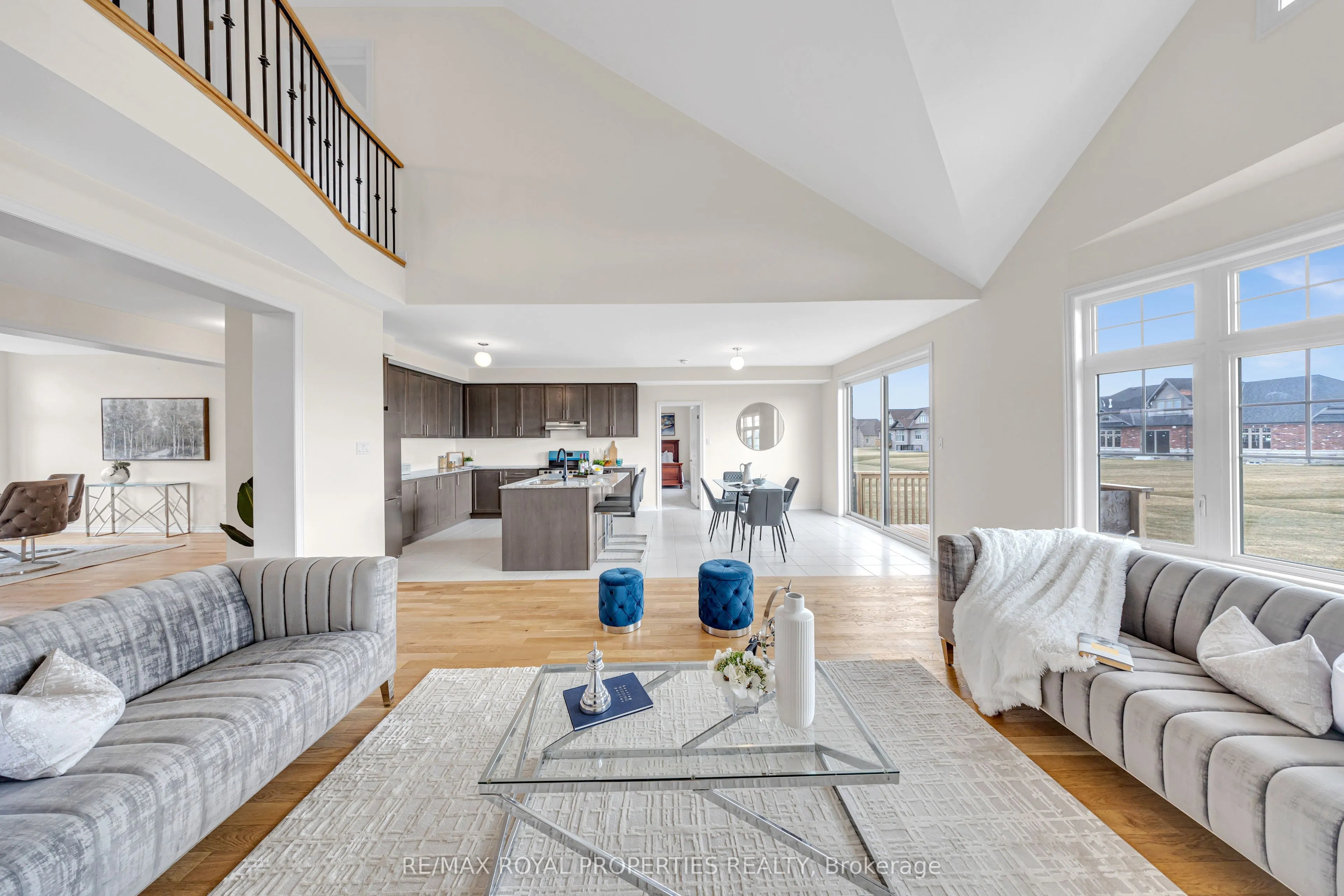 8 Skyvue Crescent