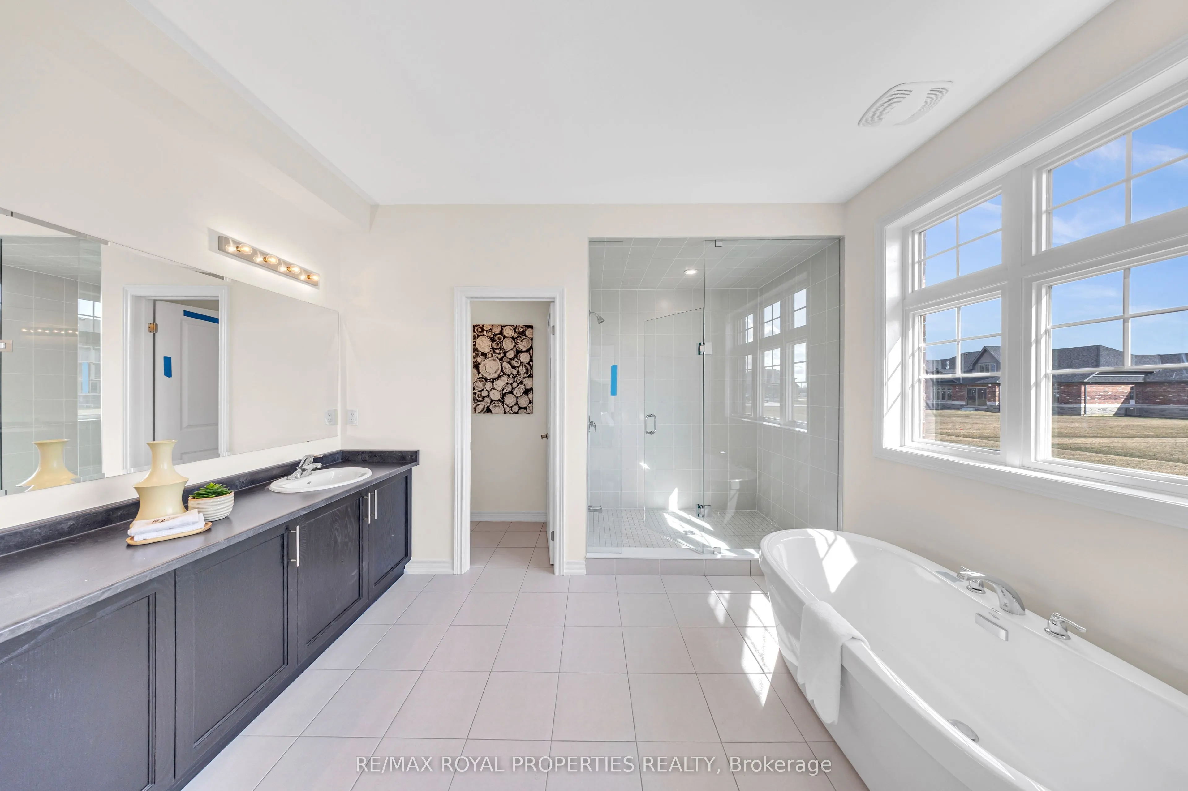 8 Skyvue Crescent