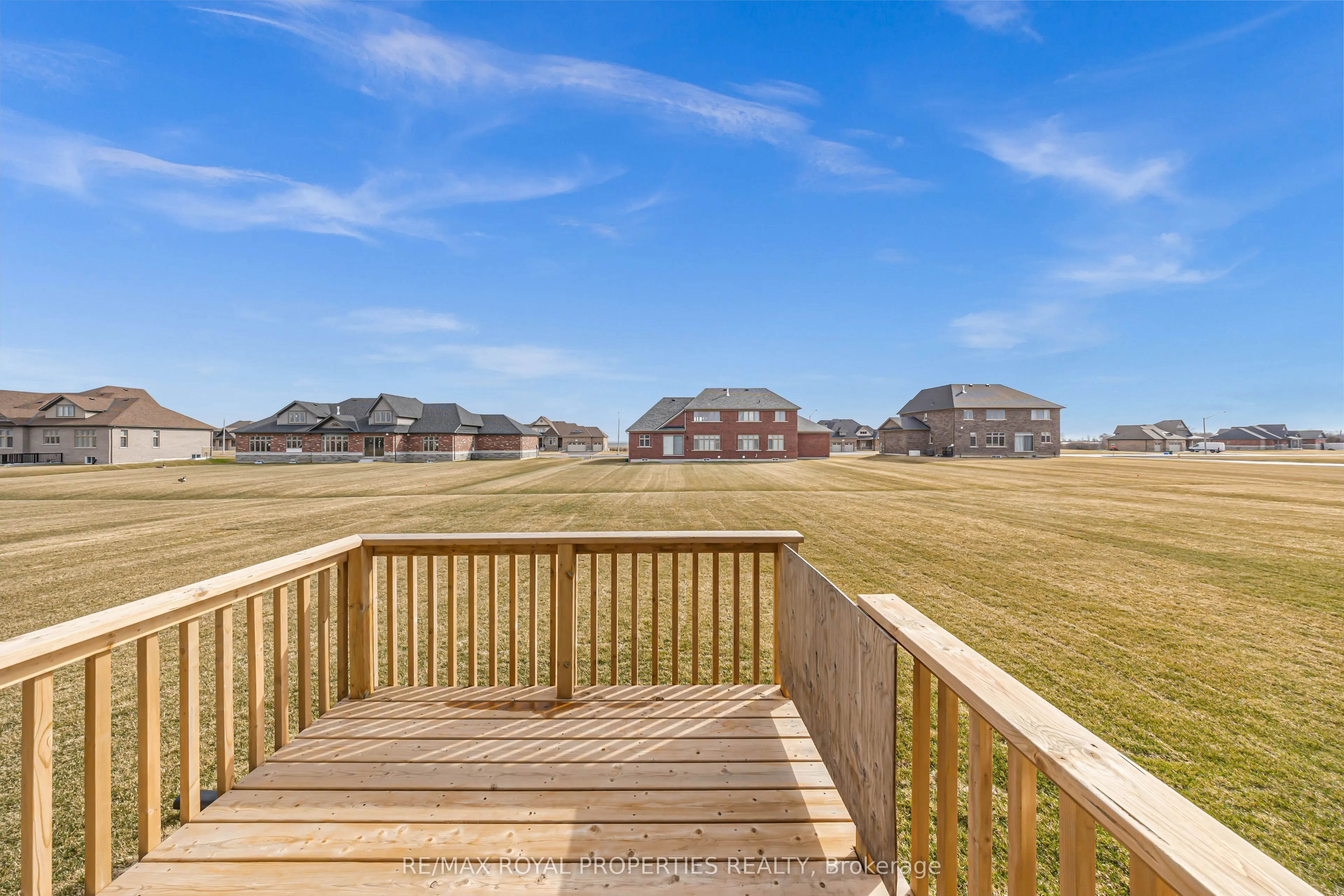 8 Skyvue Crescent