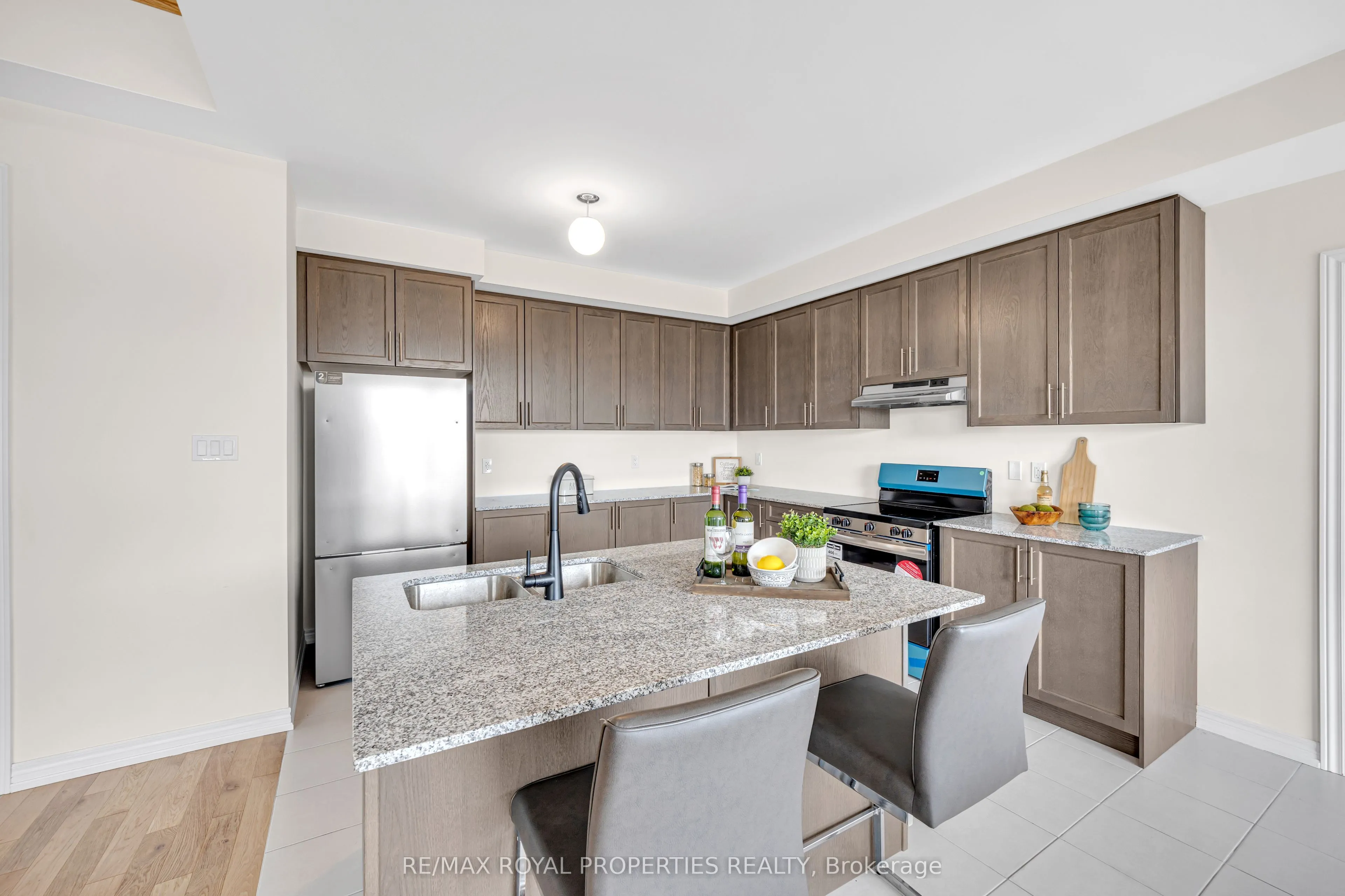 8 Skyvue Crescent