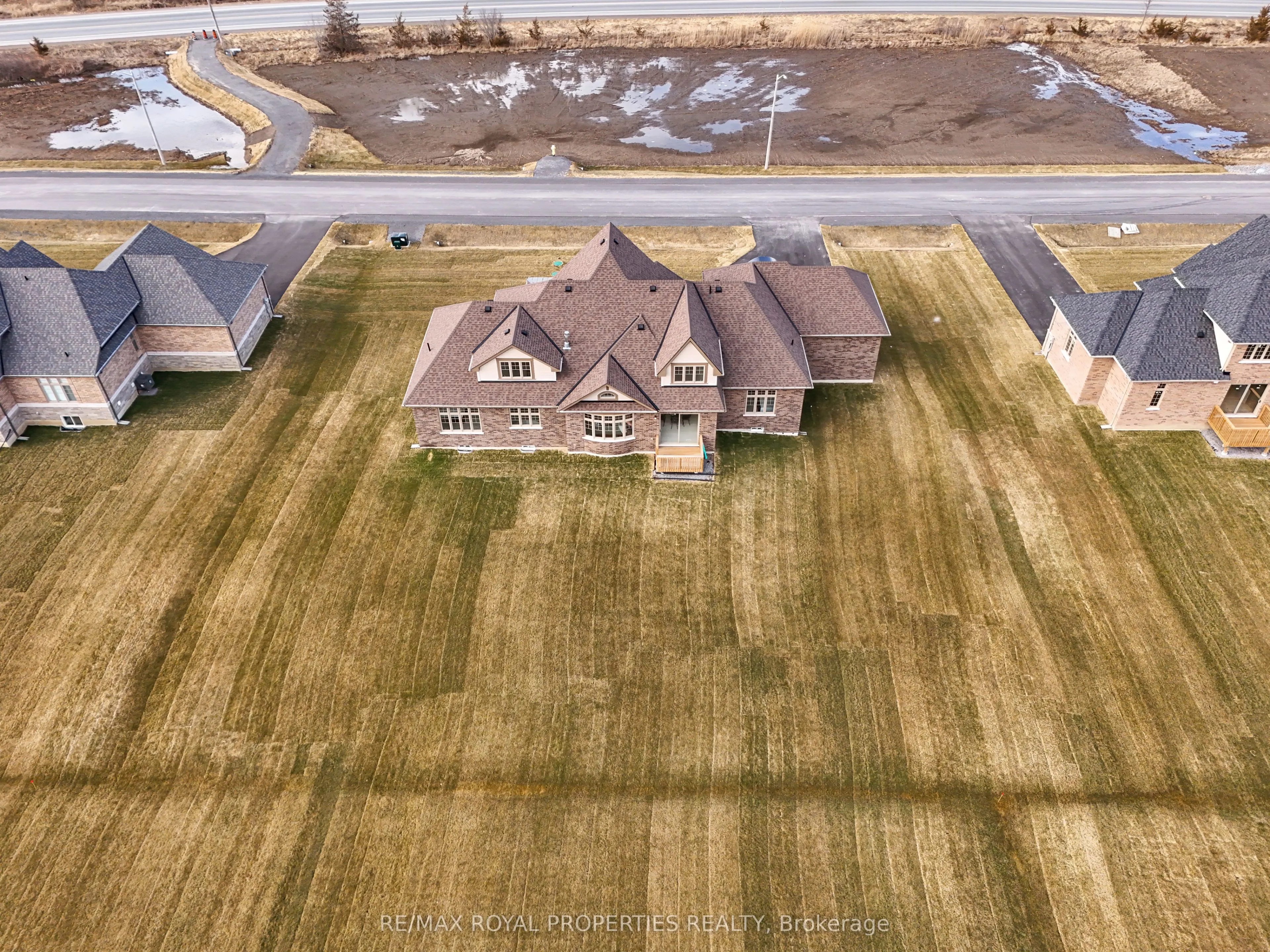 8 Skyvue Crescent