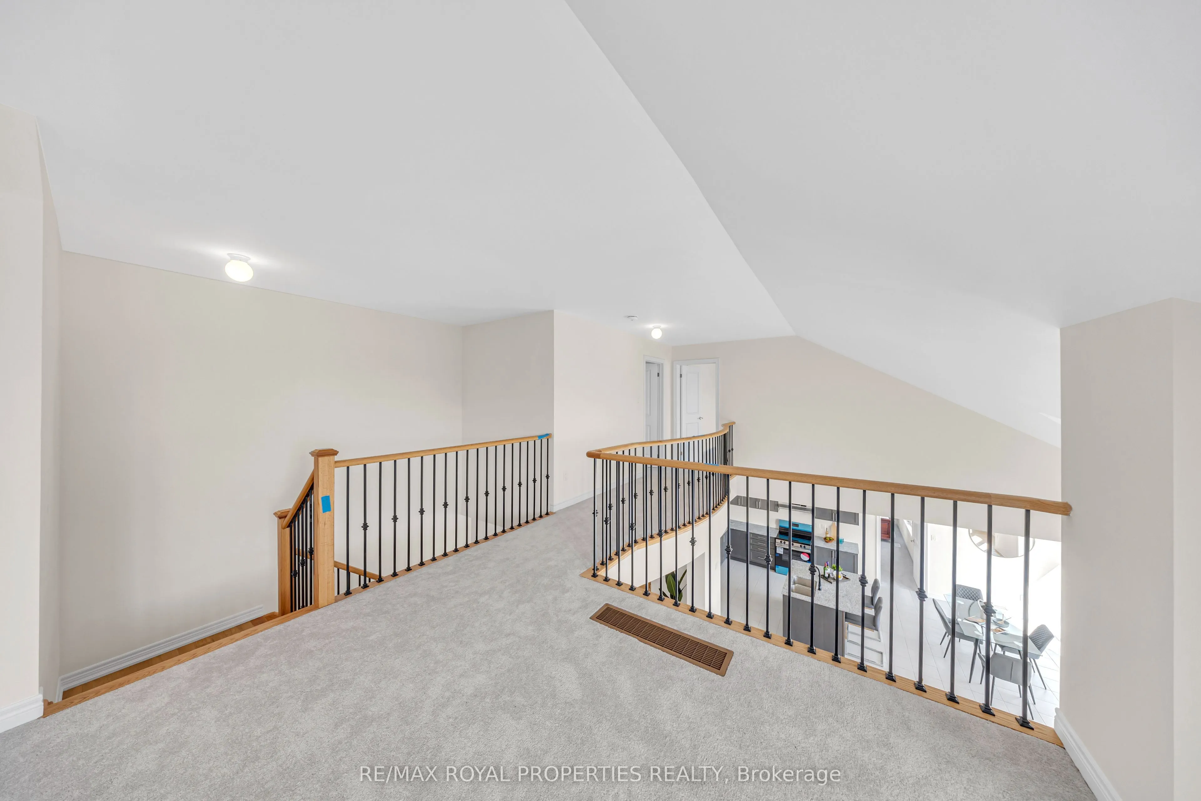 8 Skyvue Crescent