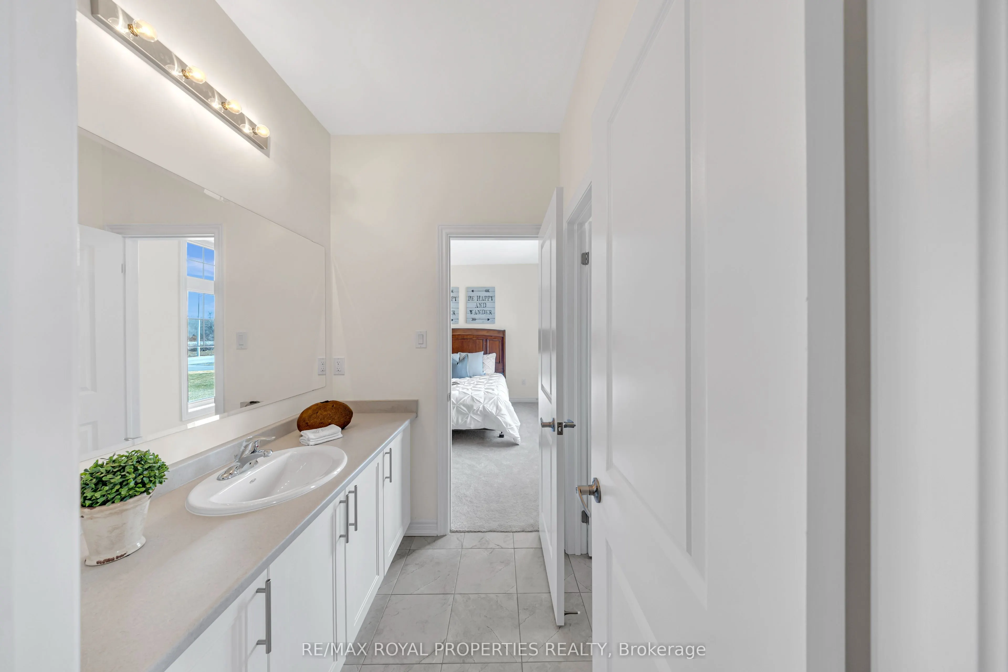 8 Skyvue Crescent