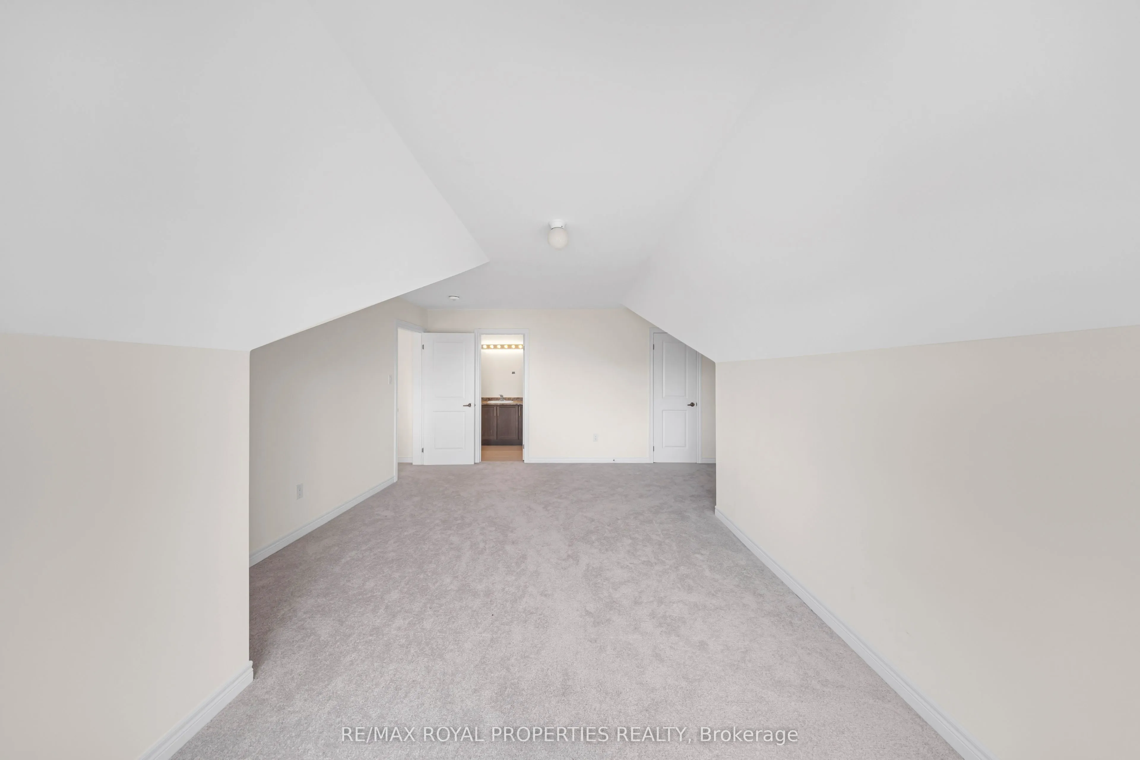 8 Skyvue Crescent