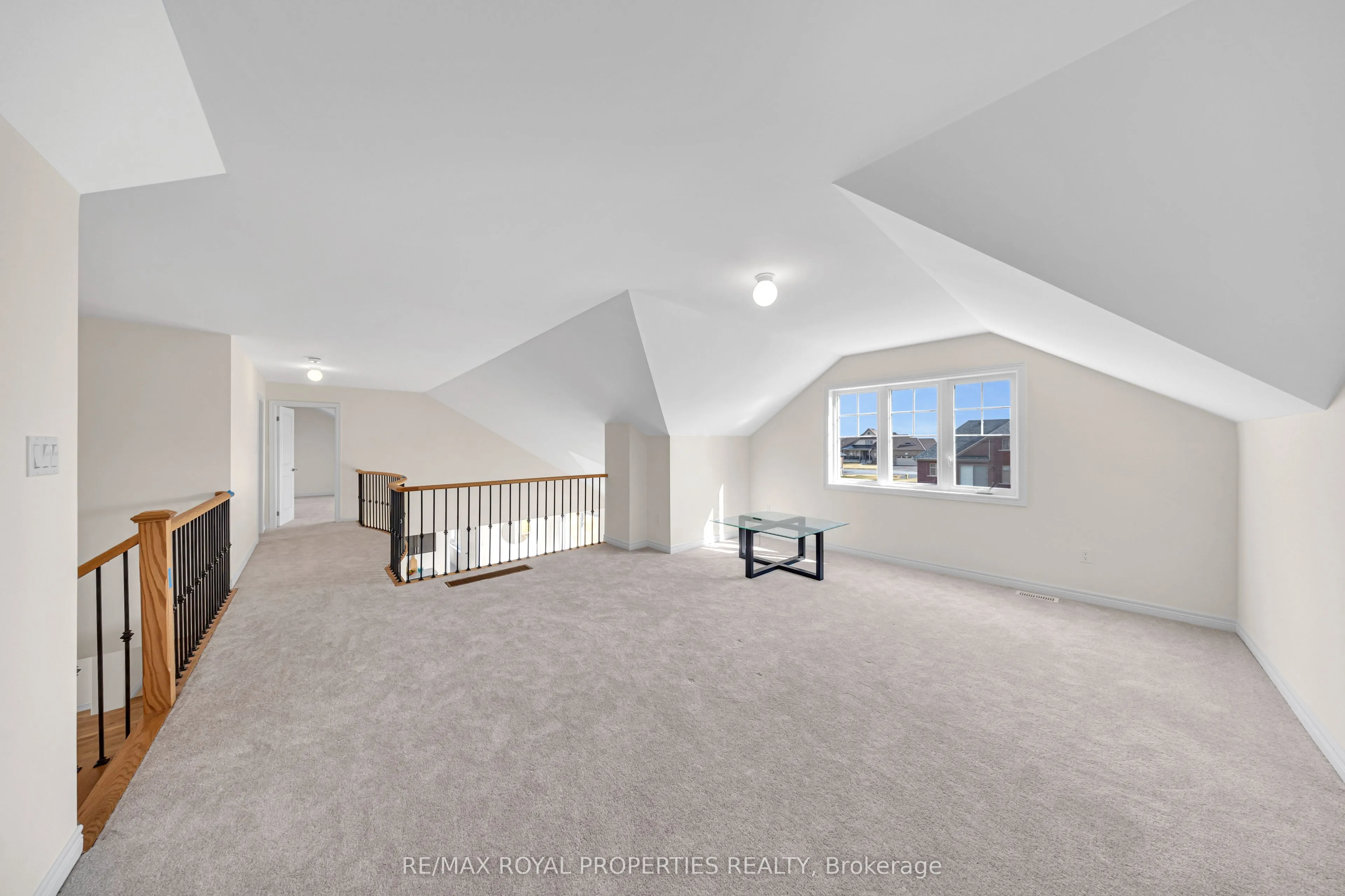8 Skyvue Crescent