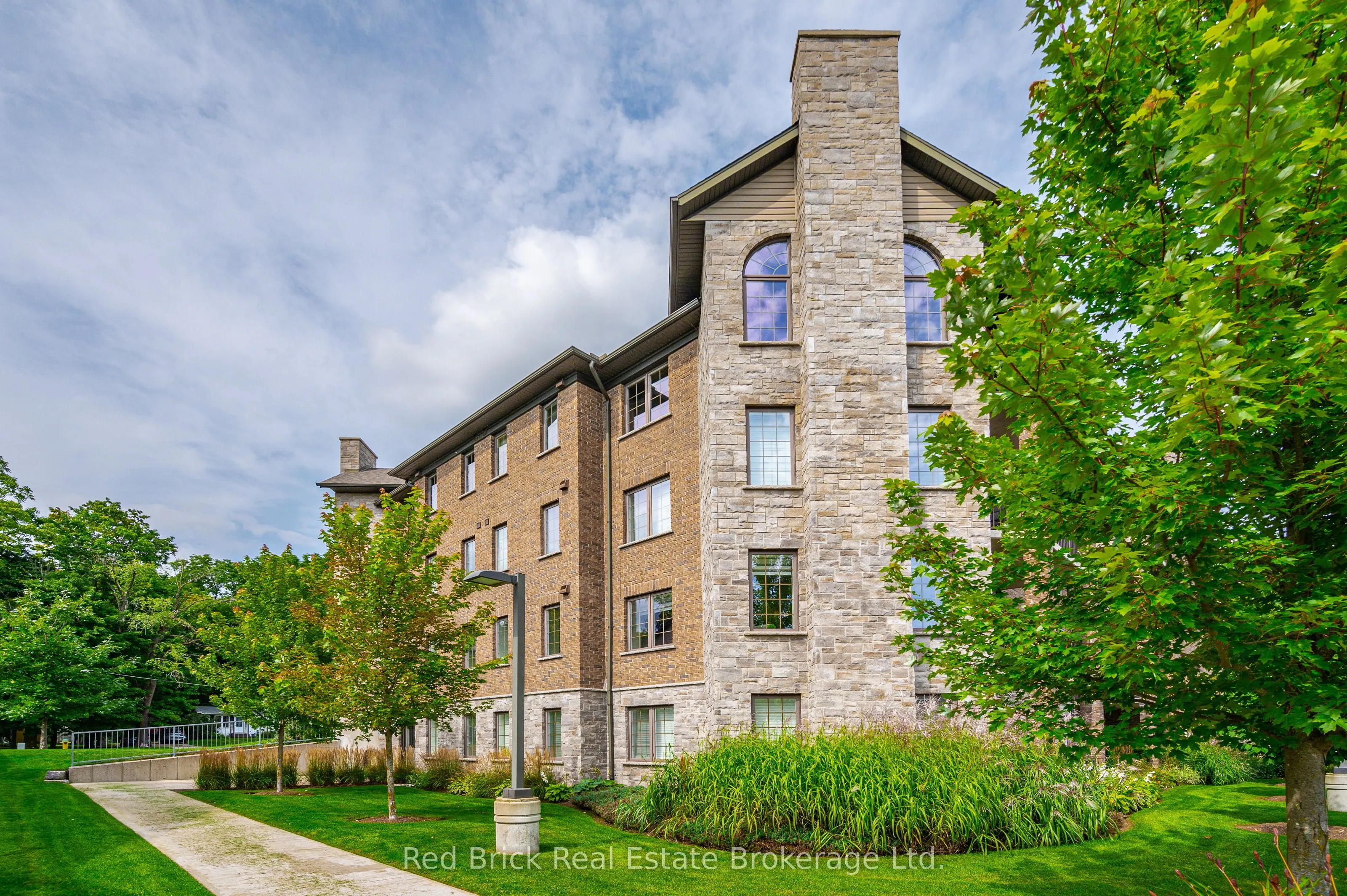 6492 Gerrie Road #207