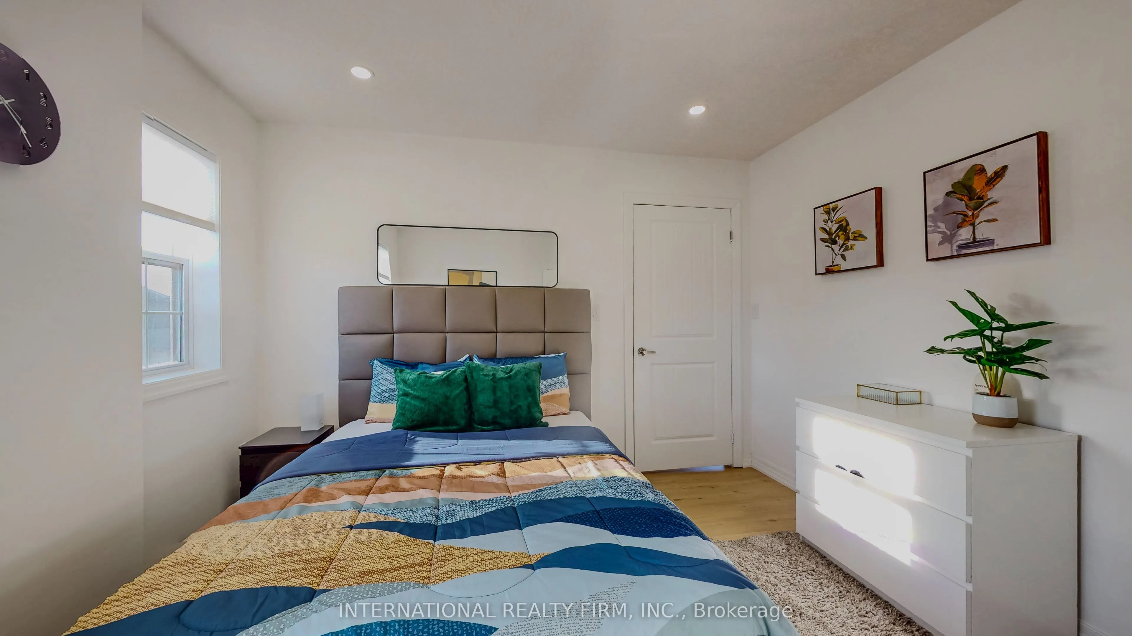275 Falconridge Drive