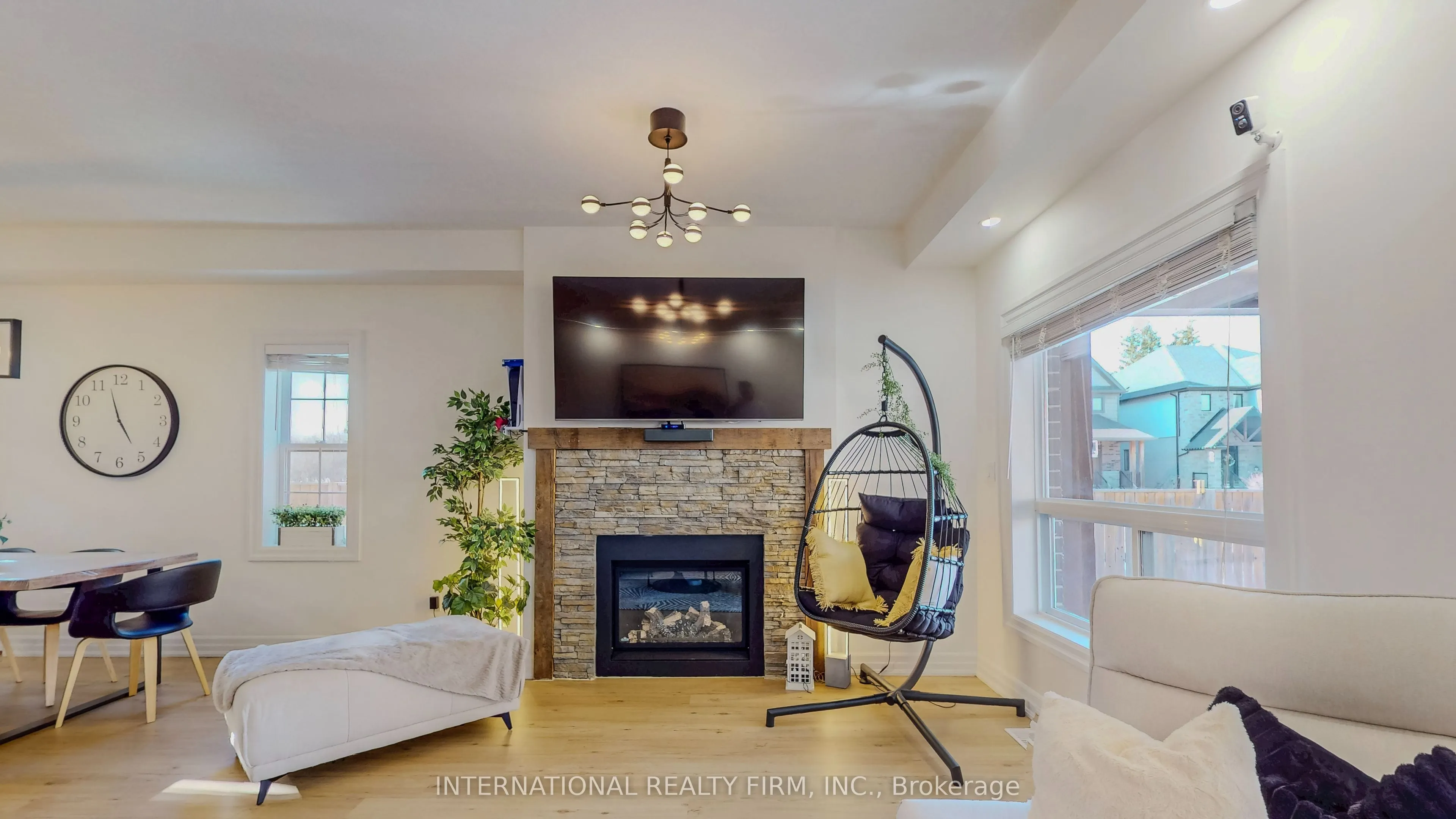 275 Falconridge Drive