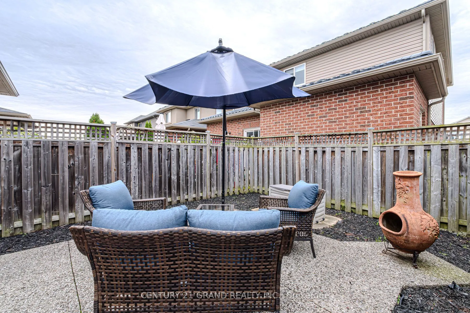 229 Springvalley Crescent