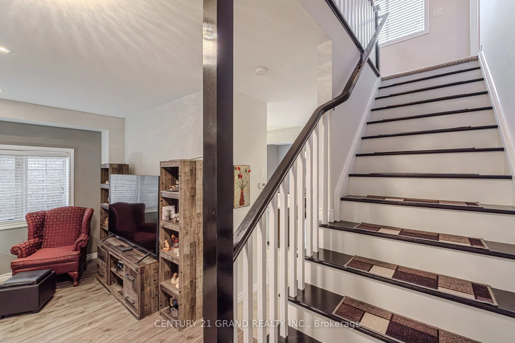 229 Springvalley Crescent