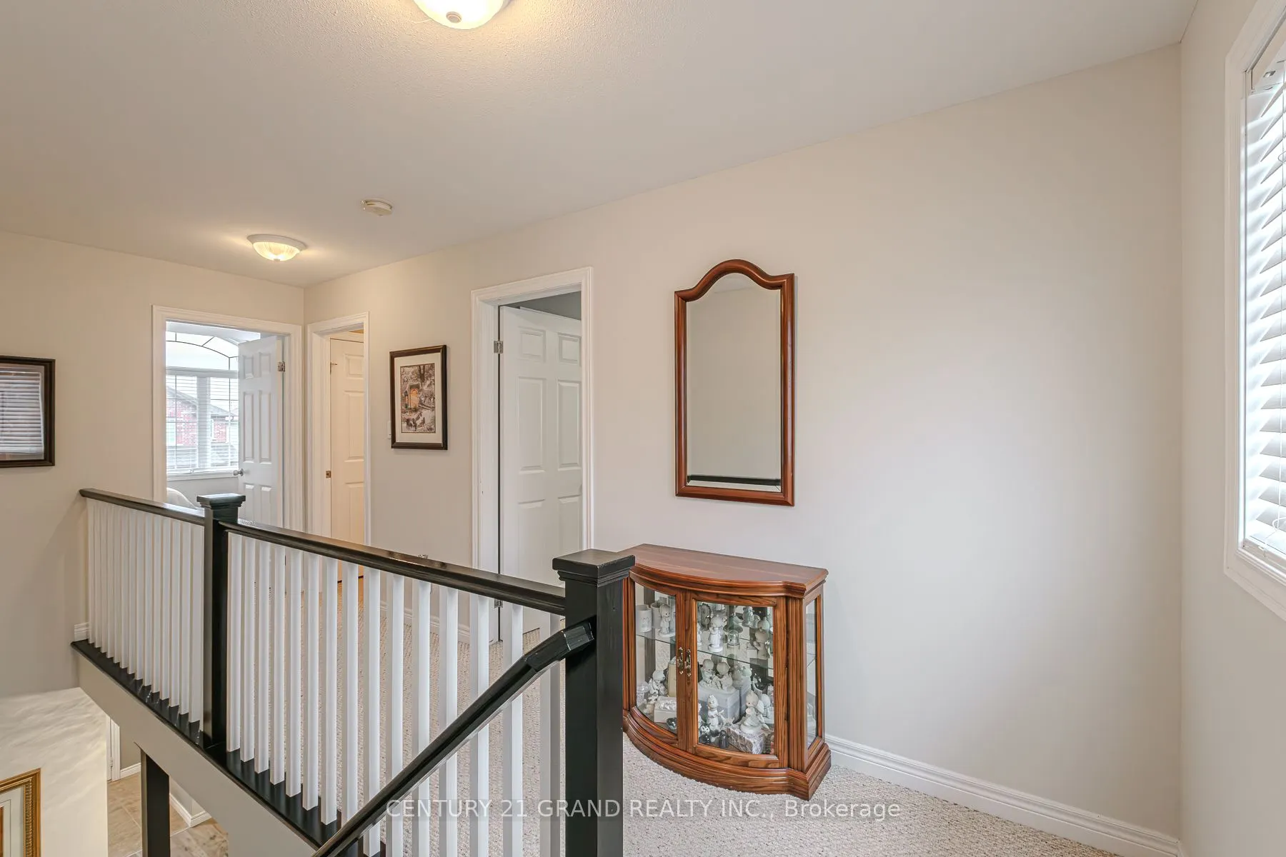 229 Springvalley Crescent