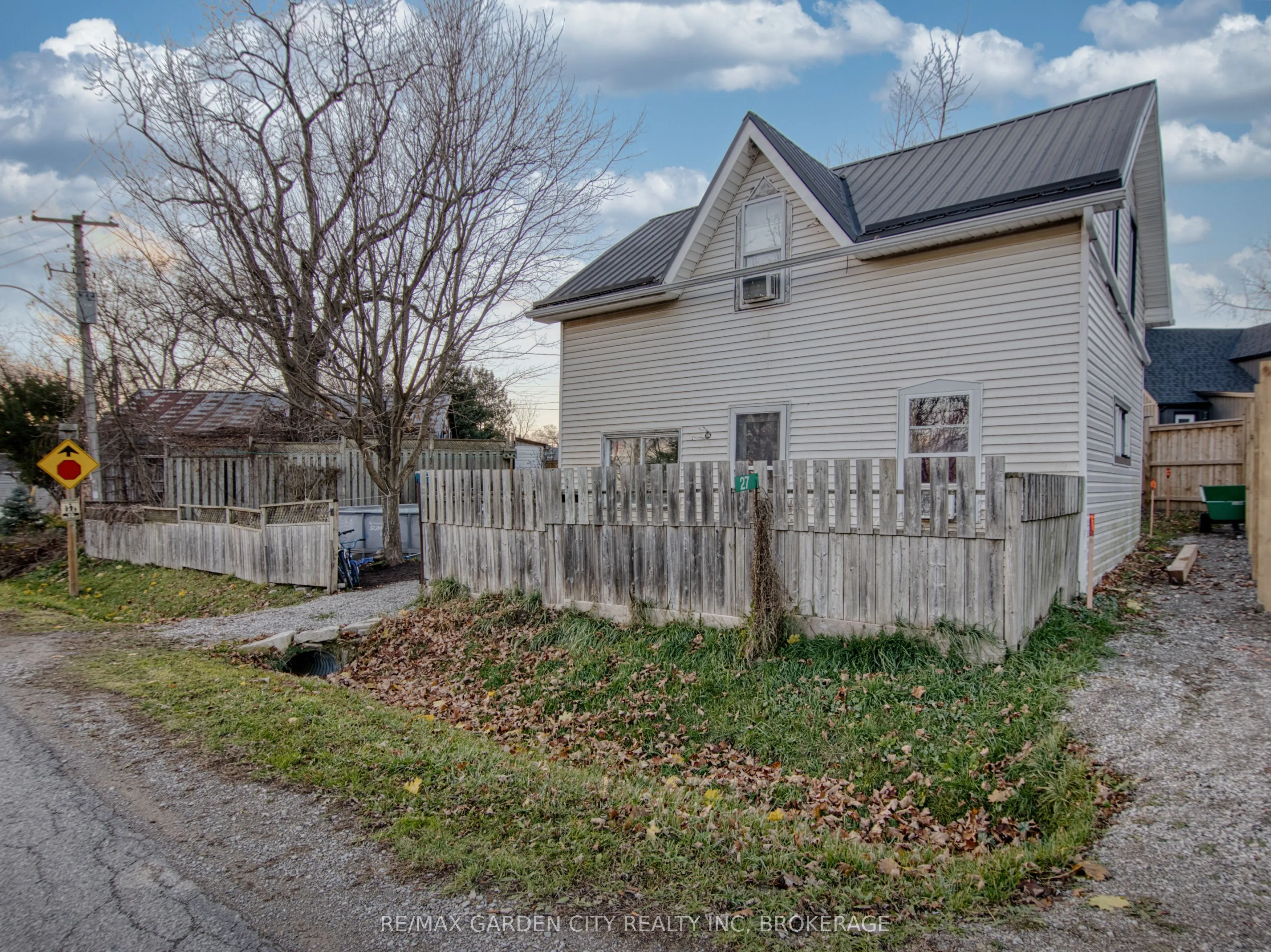 27 Indiana Road W