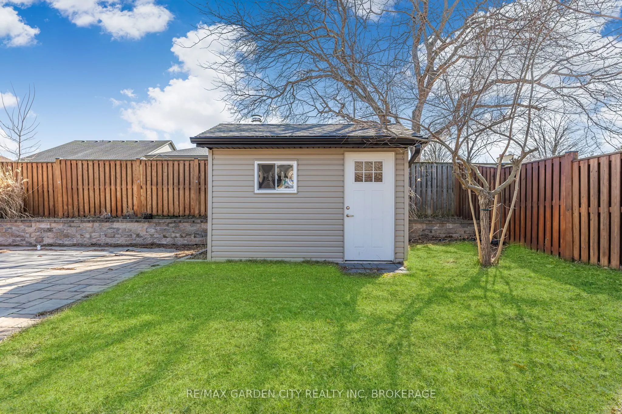 4022 Bush Crescent