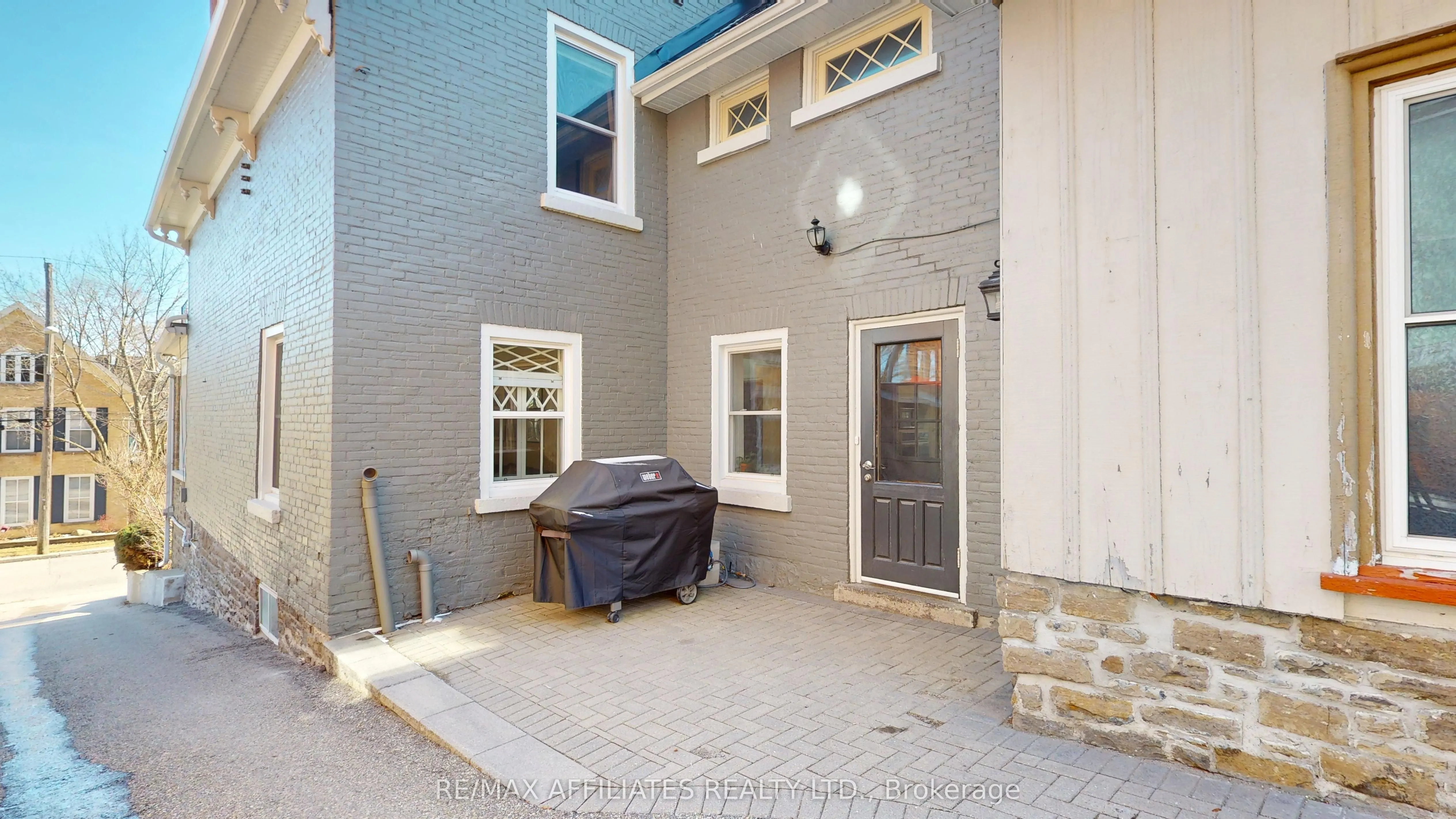 92 Pine Street