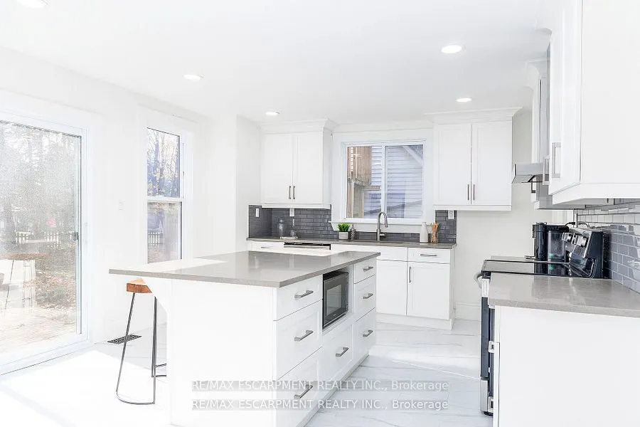 237 MAIN Street E