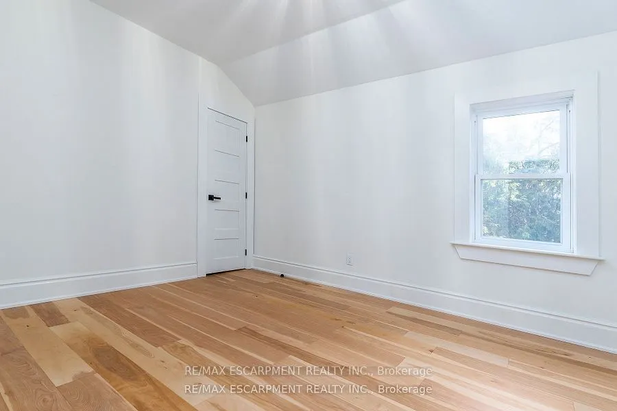 237 MAIN Street E