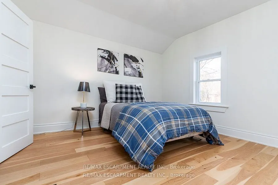 237 MAIN Street E