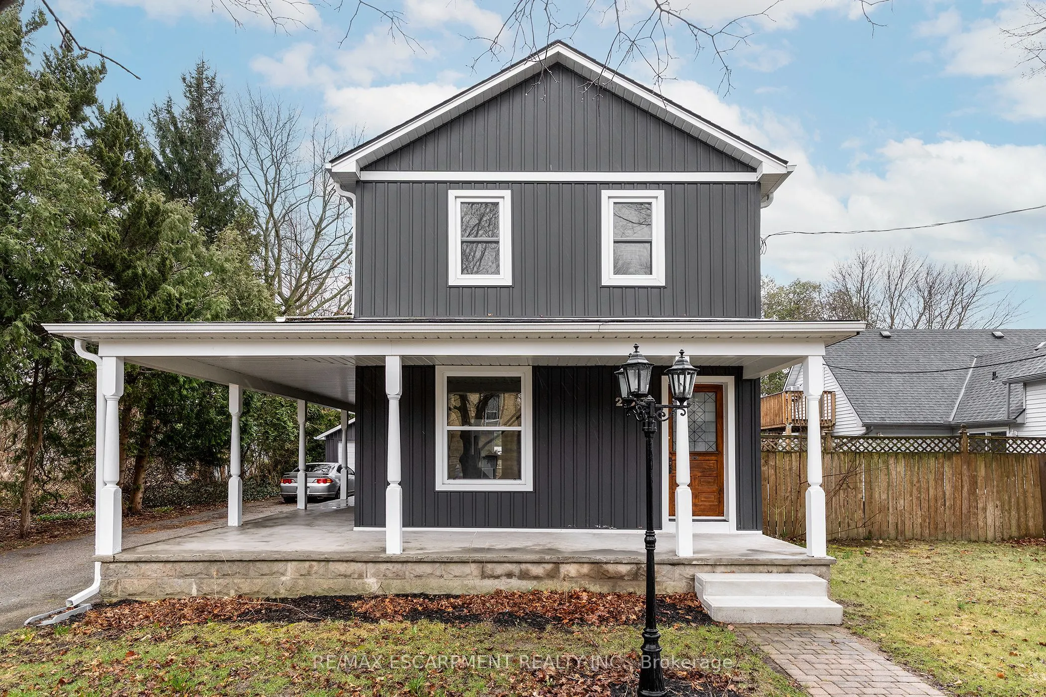 237 MAIN Street E